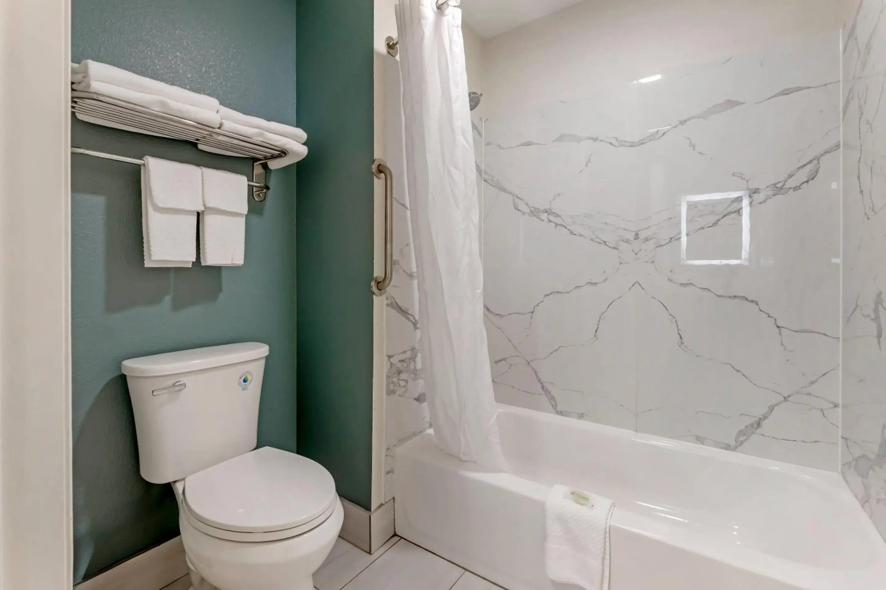 Bedroom in Sleep Inn & Suites Wisconsin Dells - Lake Delton Bedroom in Sleep Inn & Suites Wisconsin Dells - Lake Delton