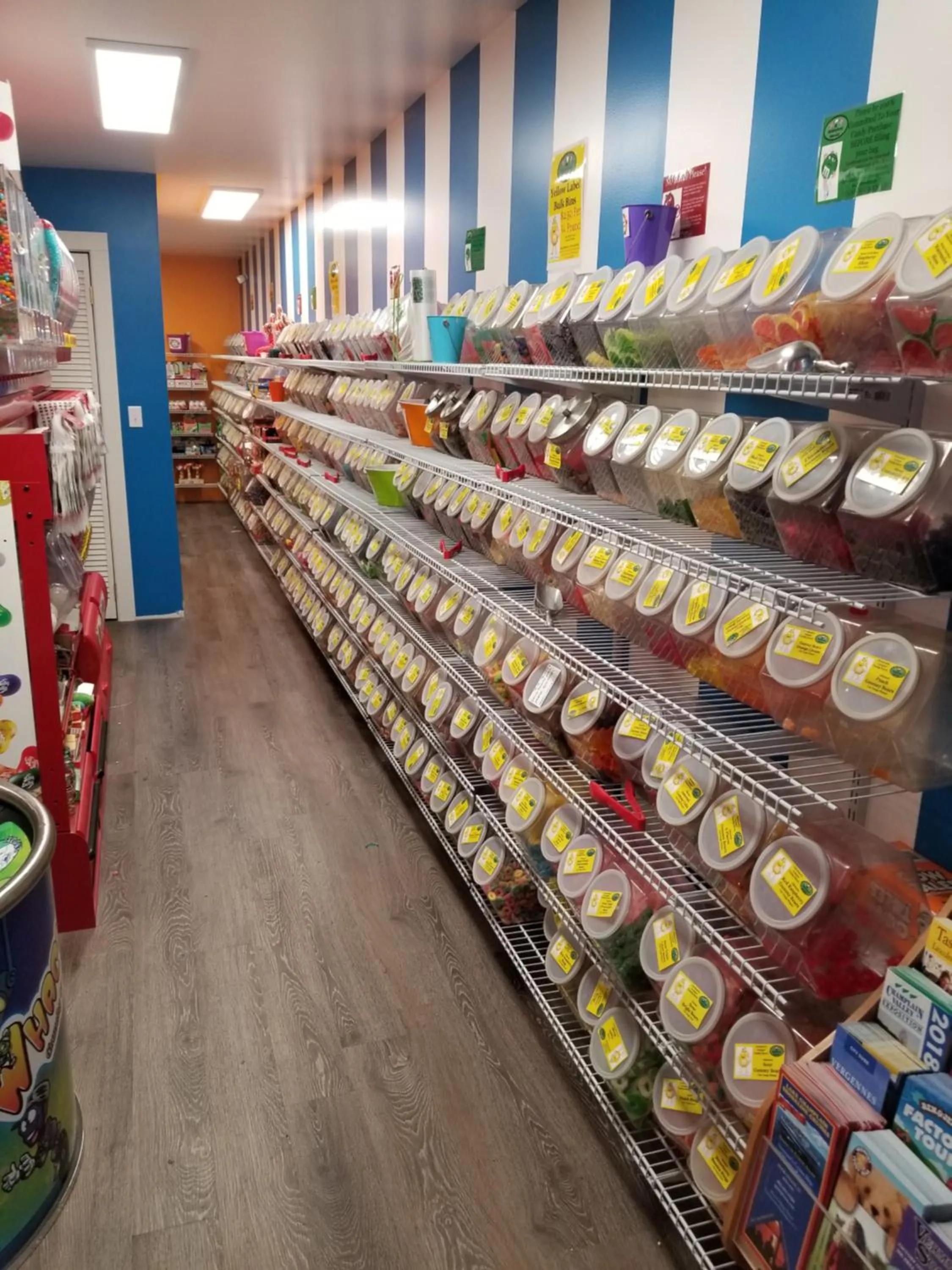 On-site shops in Middlebury Sweets Motel