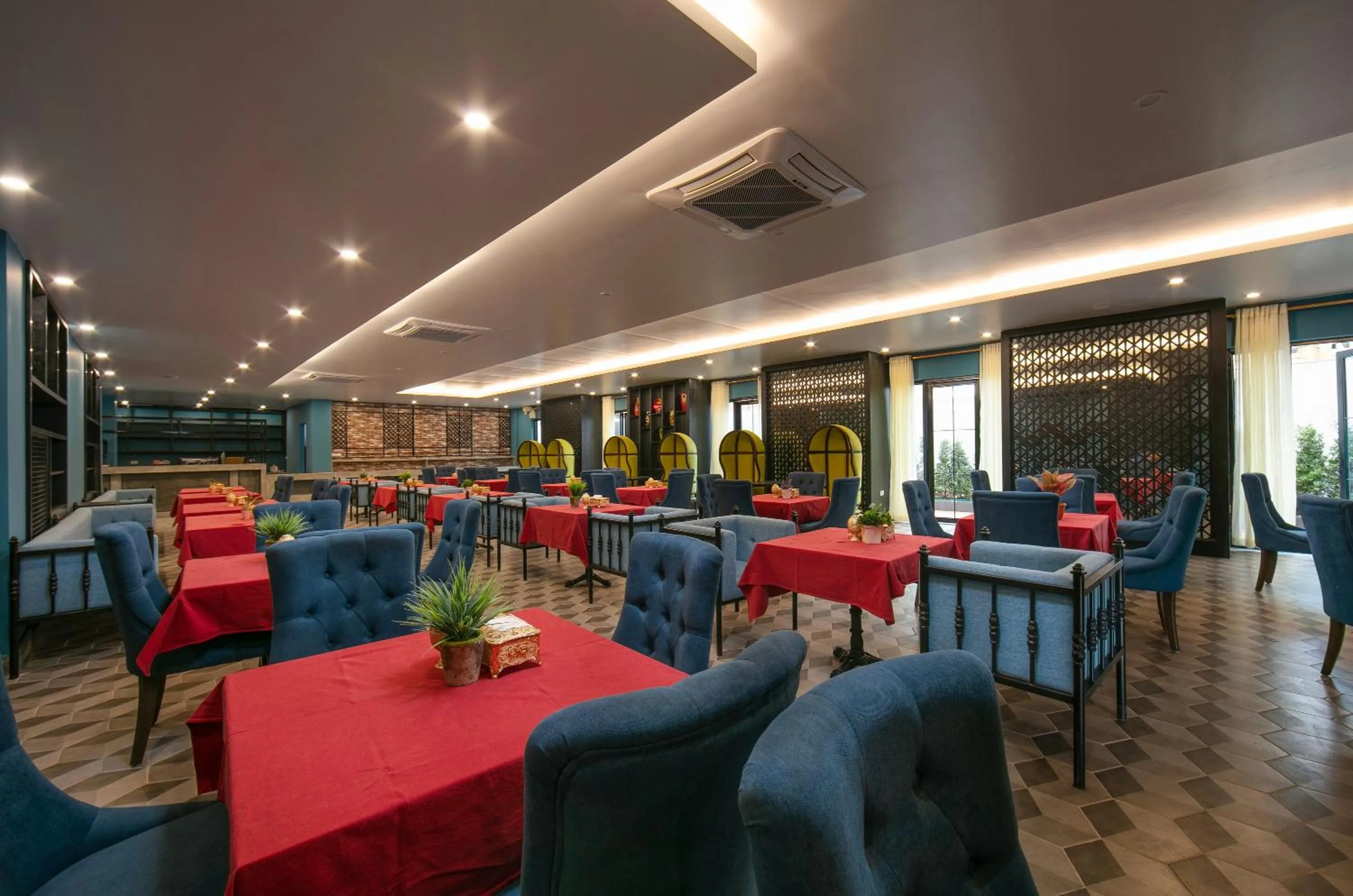 Restaurant/places to eat in Azalea Parkview Hotel