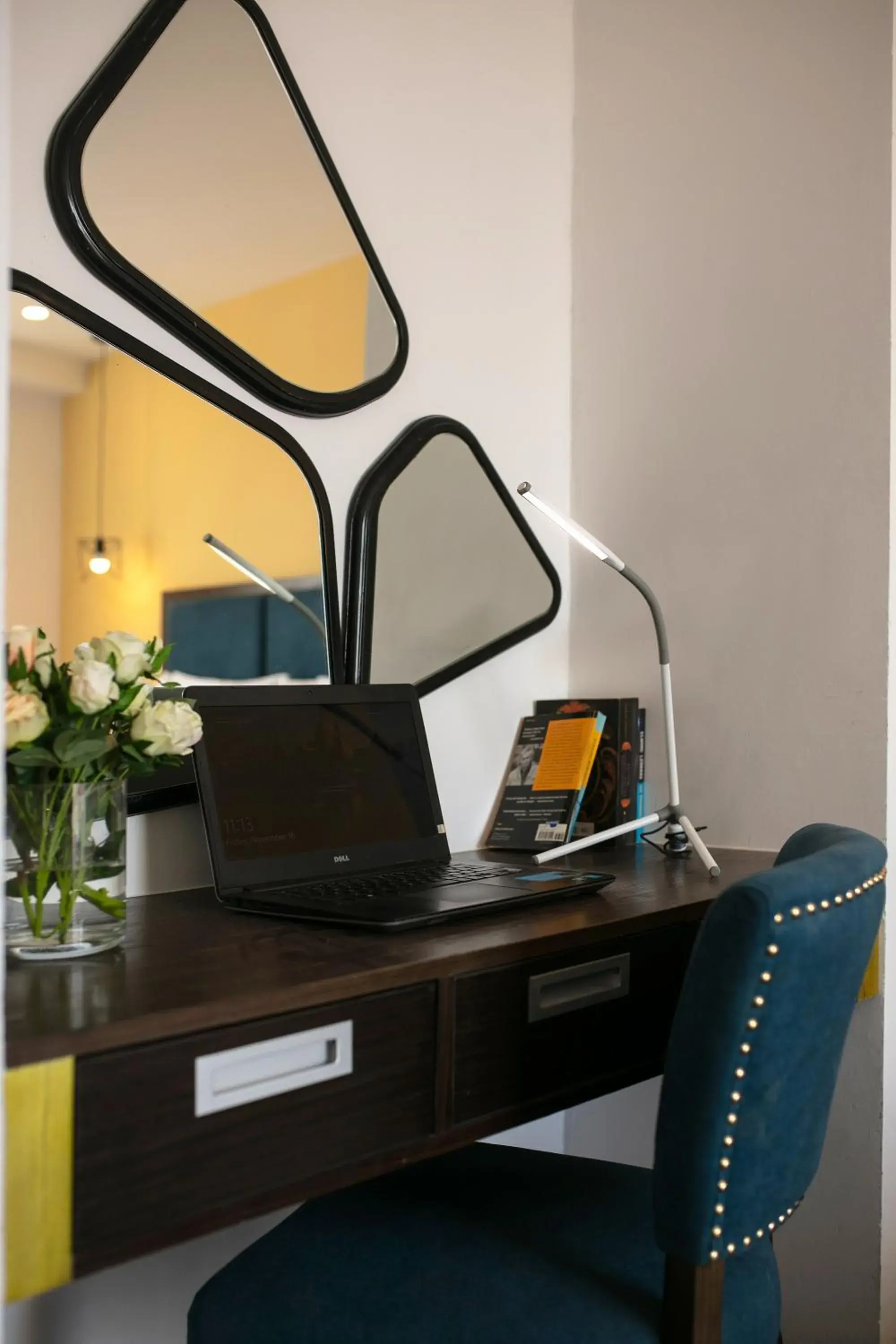 TV and multimedia in Azalea Parkview Hotel TV and multimedia in Azalea Parkview Hotel