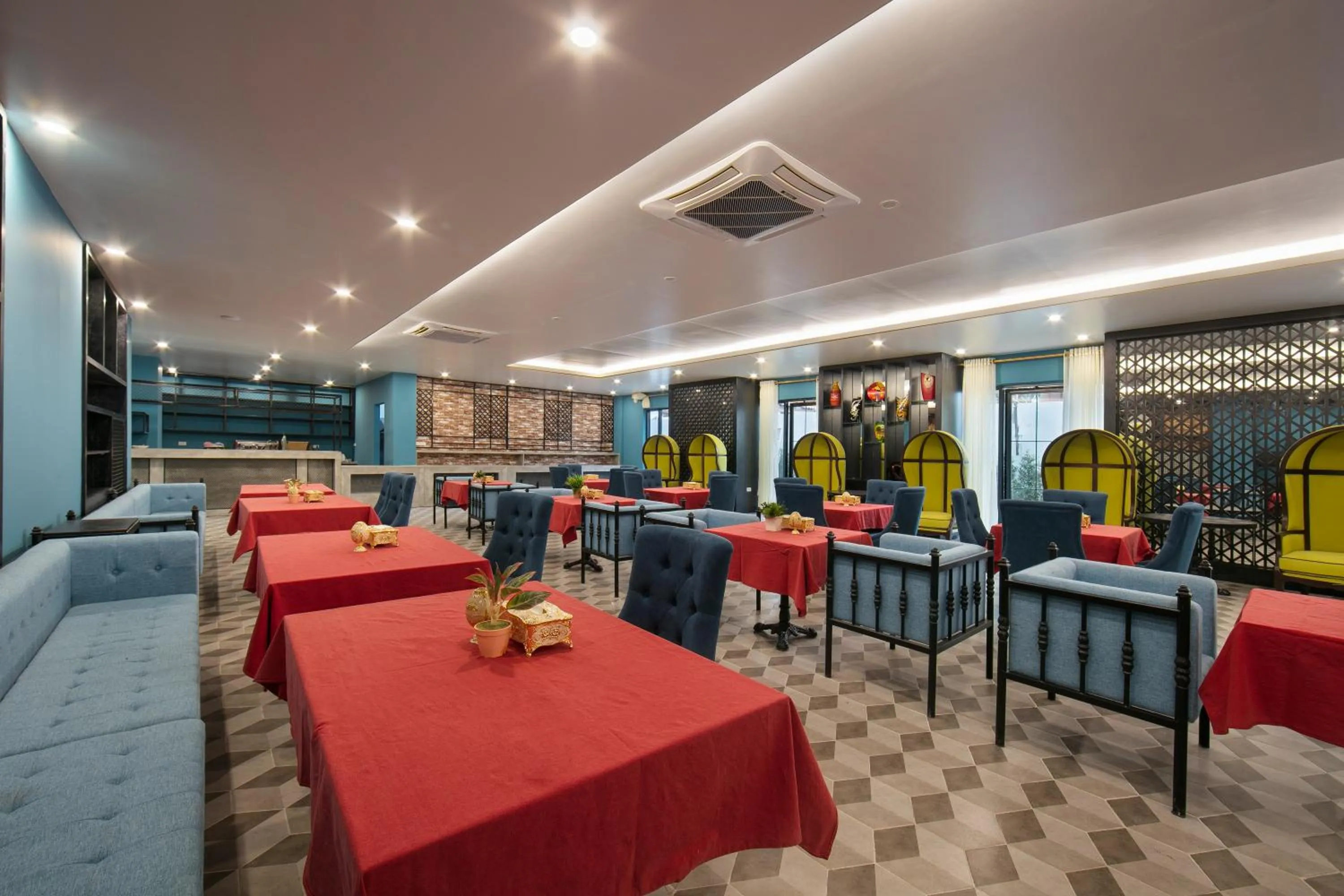 Restaurant/places to eat in Azalea Parkview Hotel