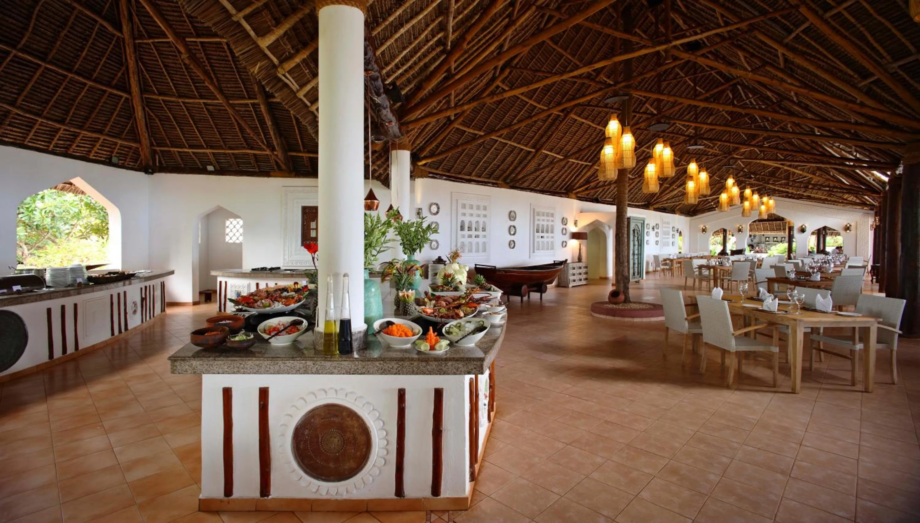 Restaurant/places to eat in Bluebay Beach Resort & Spa