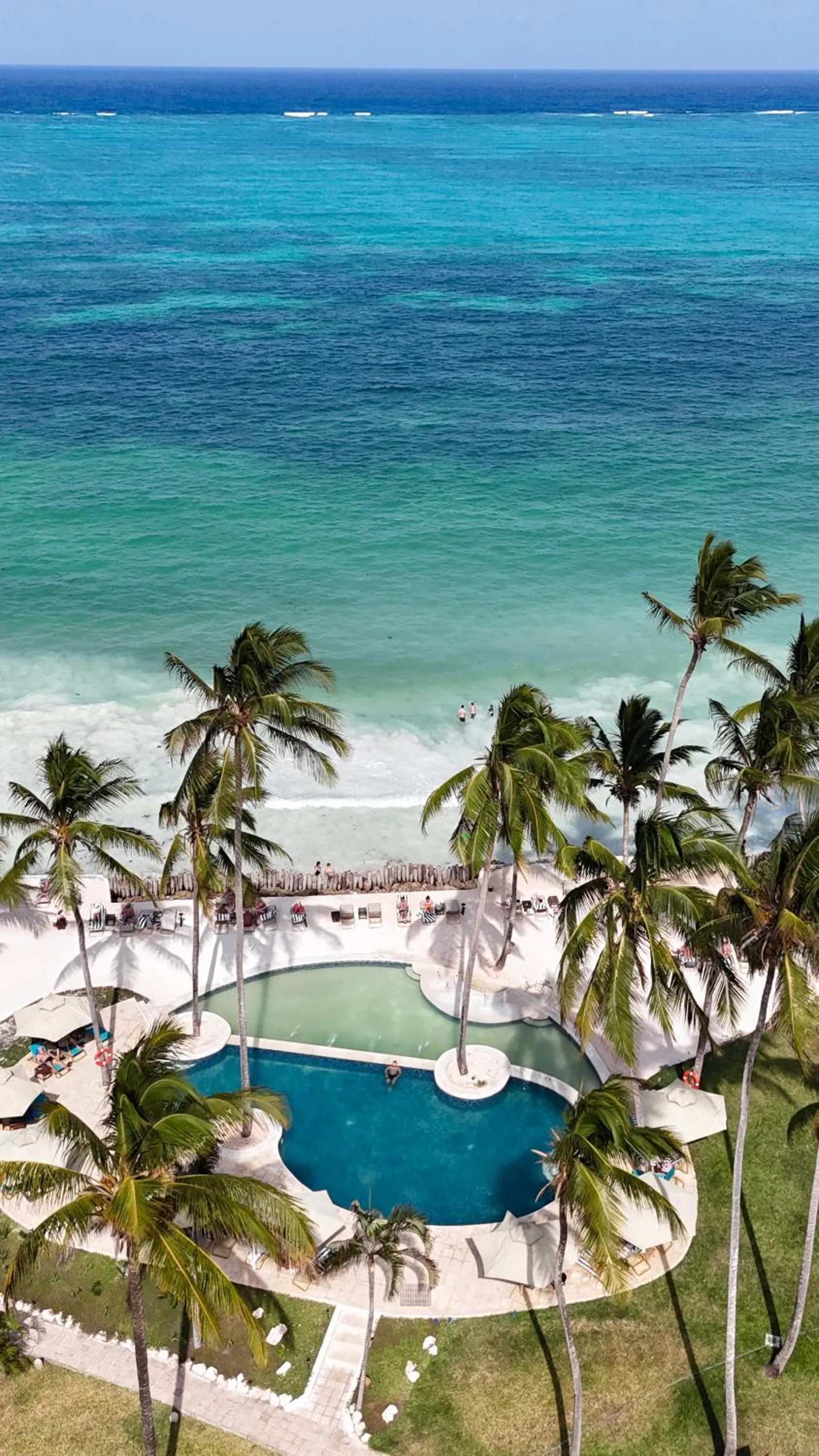 Swimming pool in Bluebay Beach Resort & Spa