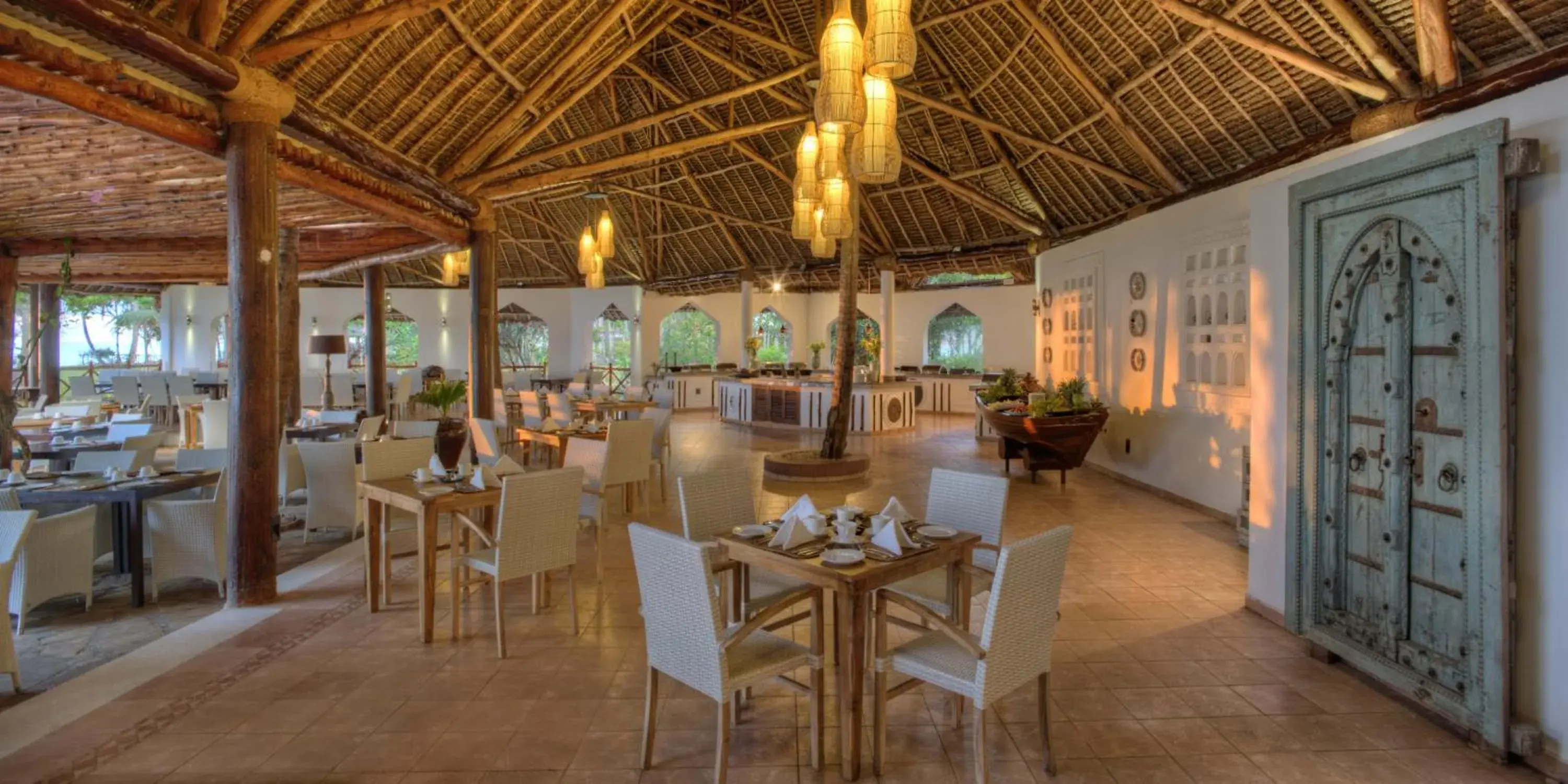 Restaurant/places to eat in Bluebay Beach Resort & Spa Restaurant/places to eat in Bluebay Beach Resort & Spa