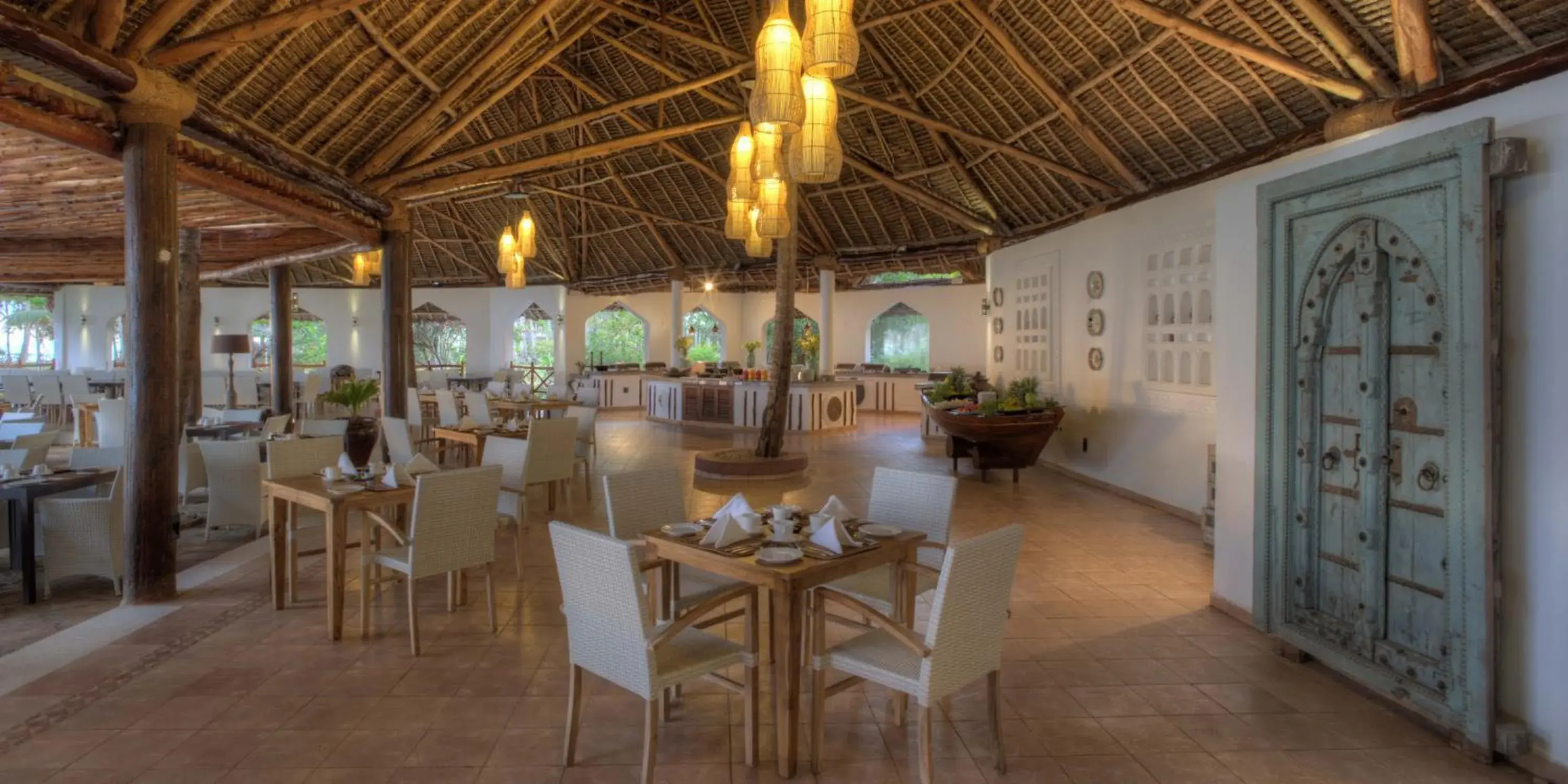 Restaurant/places to eat in Bluebay Beach Resort & Spa Restaurant/places to eat in Bluebay Beach Resort & Spa