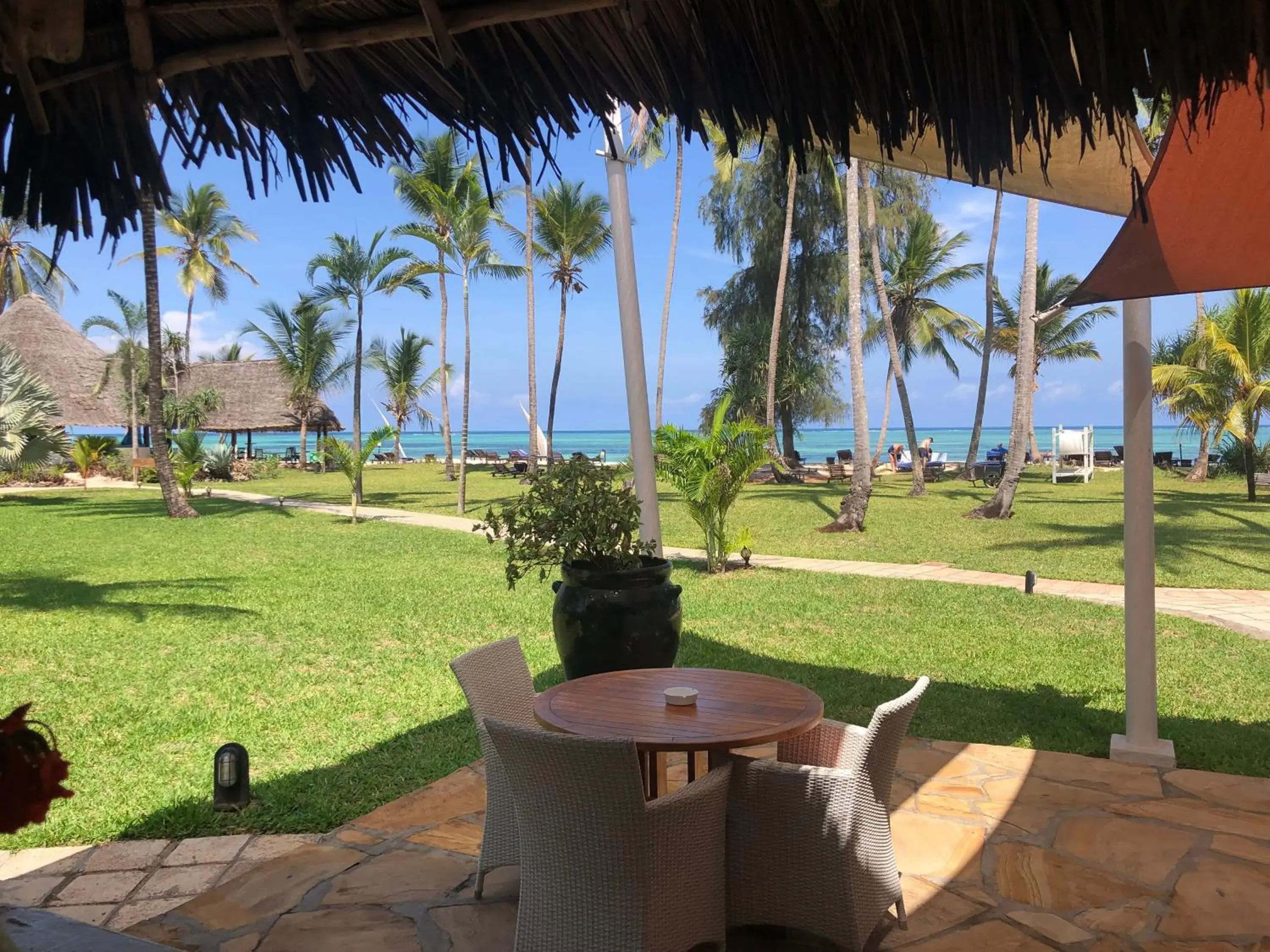 Restaurant/places to eat in Bluebay Beach Resort & Spa Restaurant/places to eat in Bluebay Beach Resort & Spa