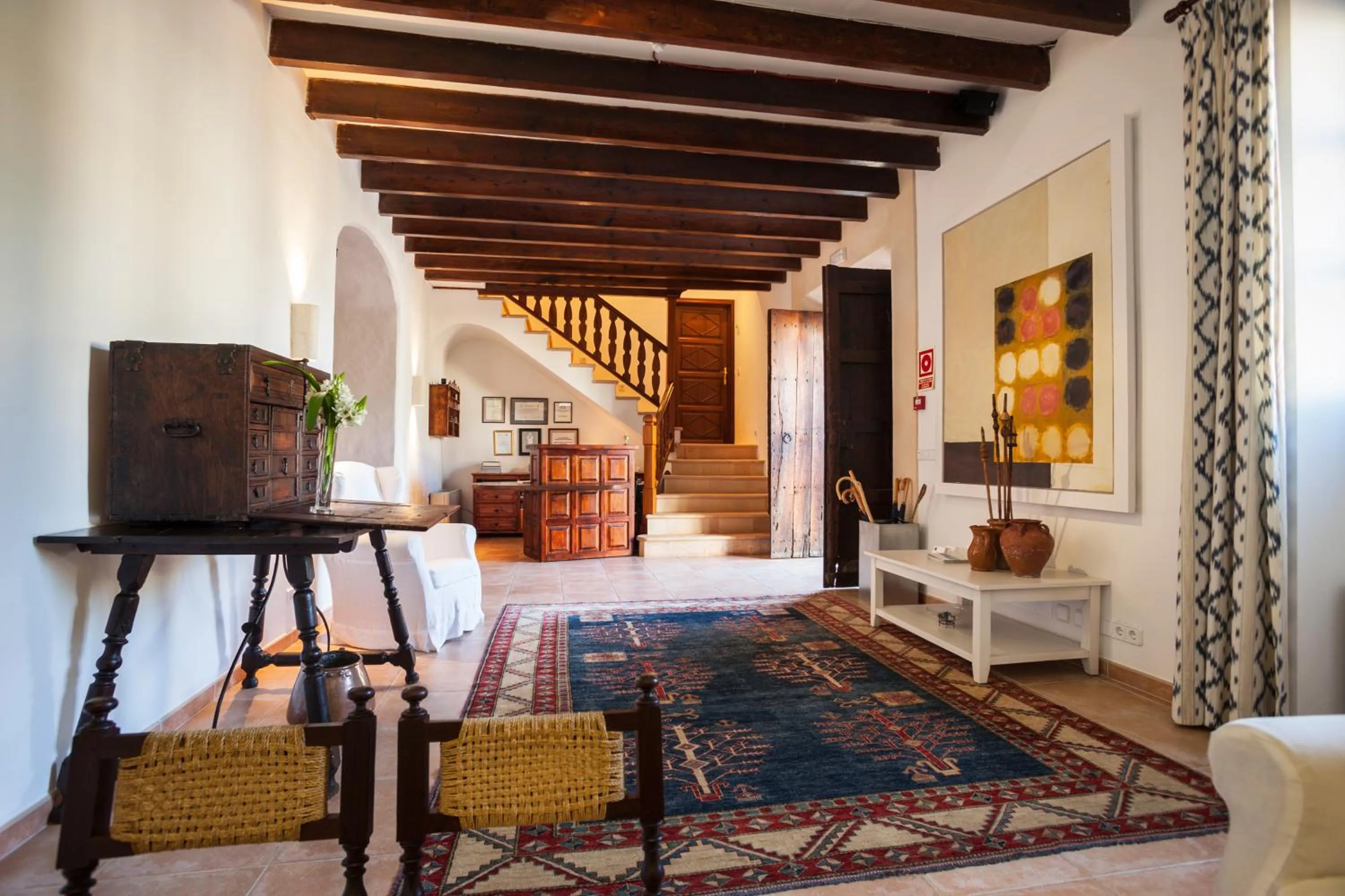 Communal lounge/ TV room in Hotel Llenaire