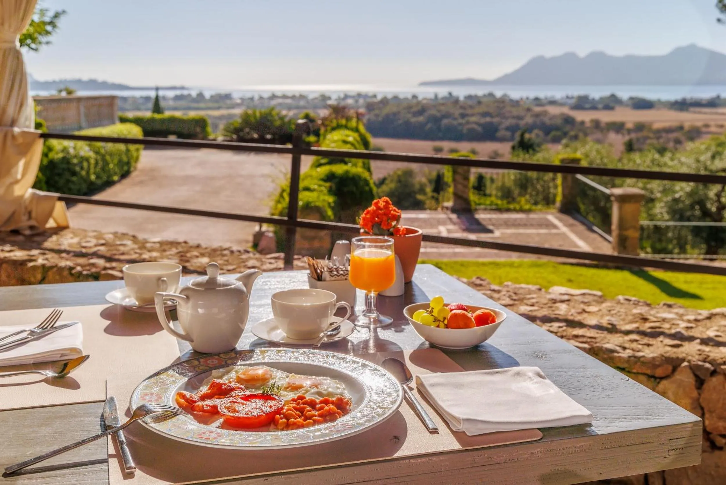 Buffet breakfast in Hotel Llenaire