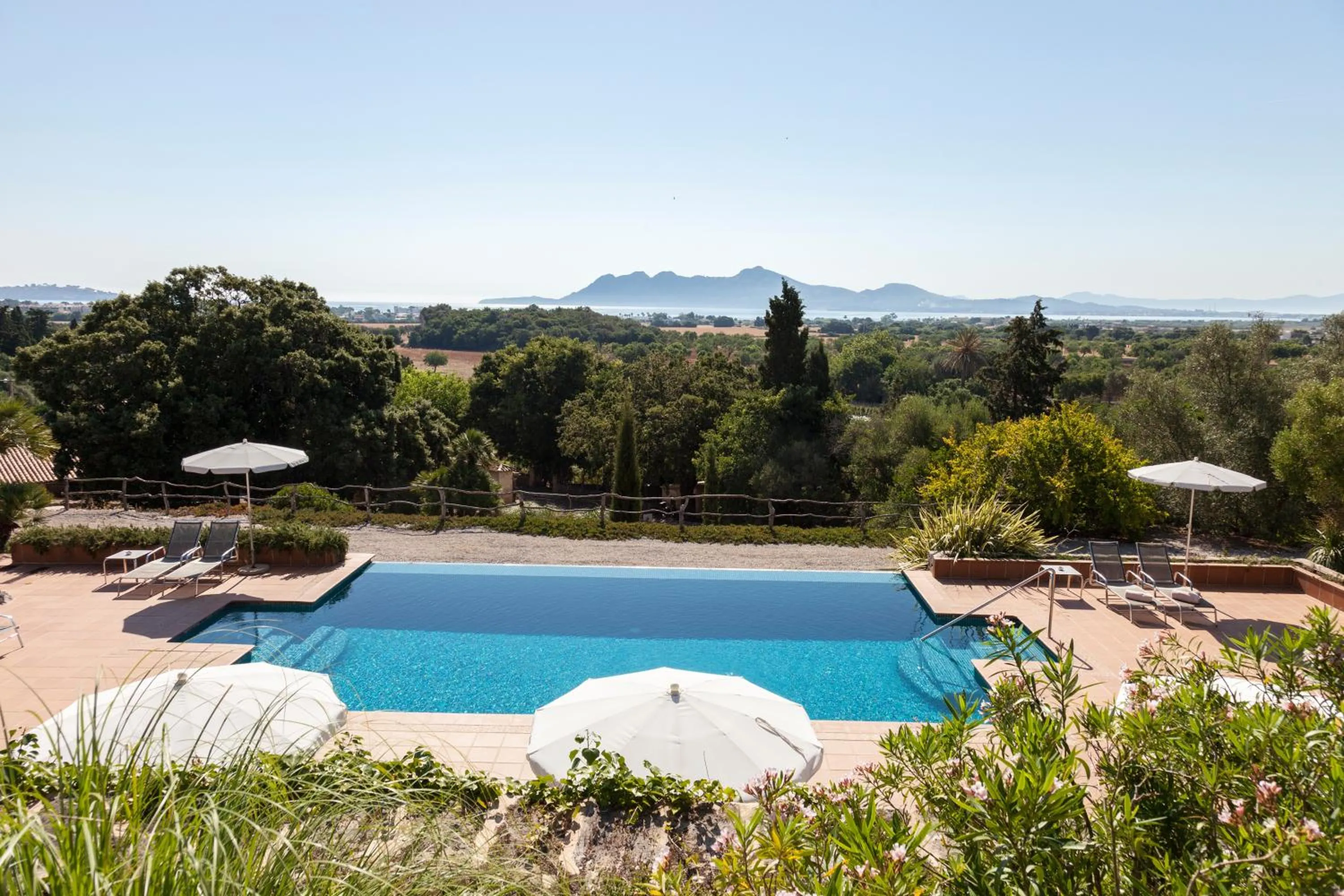 Day in Hotel Llenaire