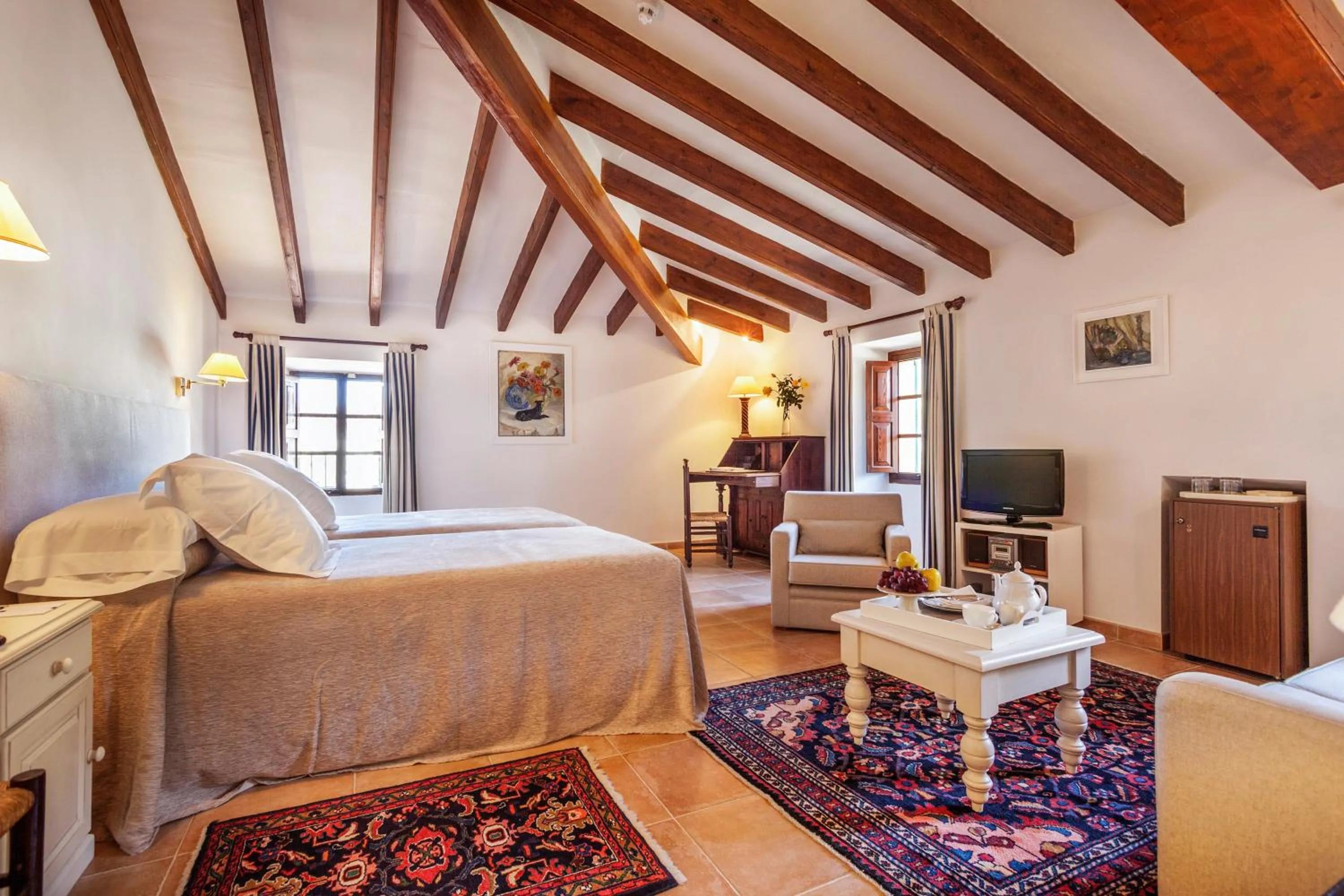 Photo of the whole room, Bed in Hotel Llenaire