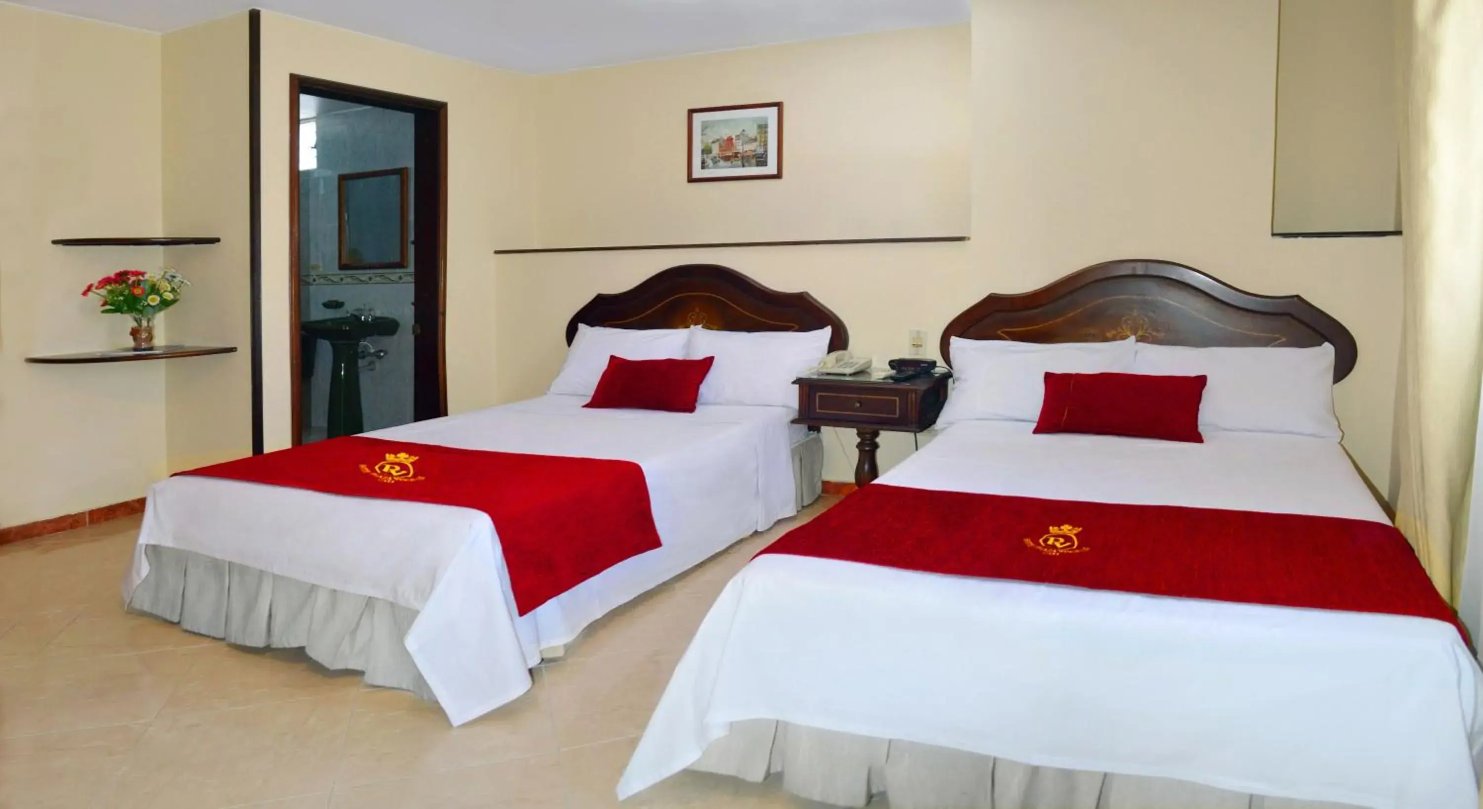 Standard Twin Room in Hotel Plaza Versalles Standard Twin Room in Hotel Plaza Versalles