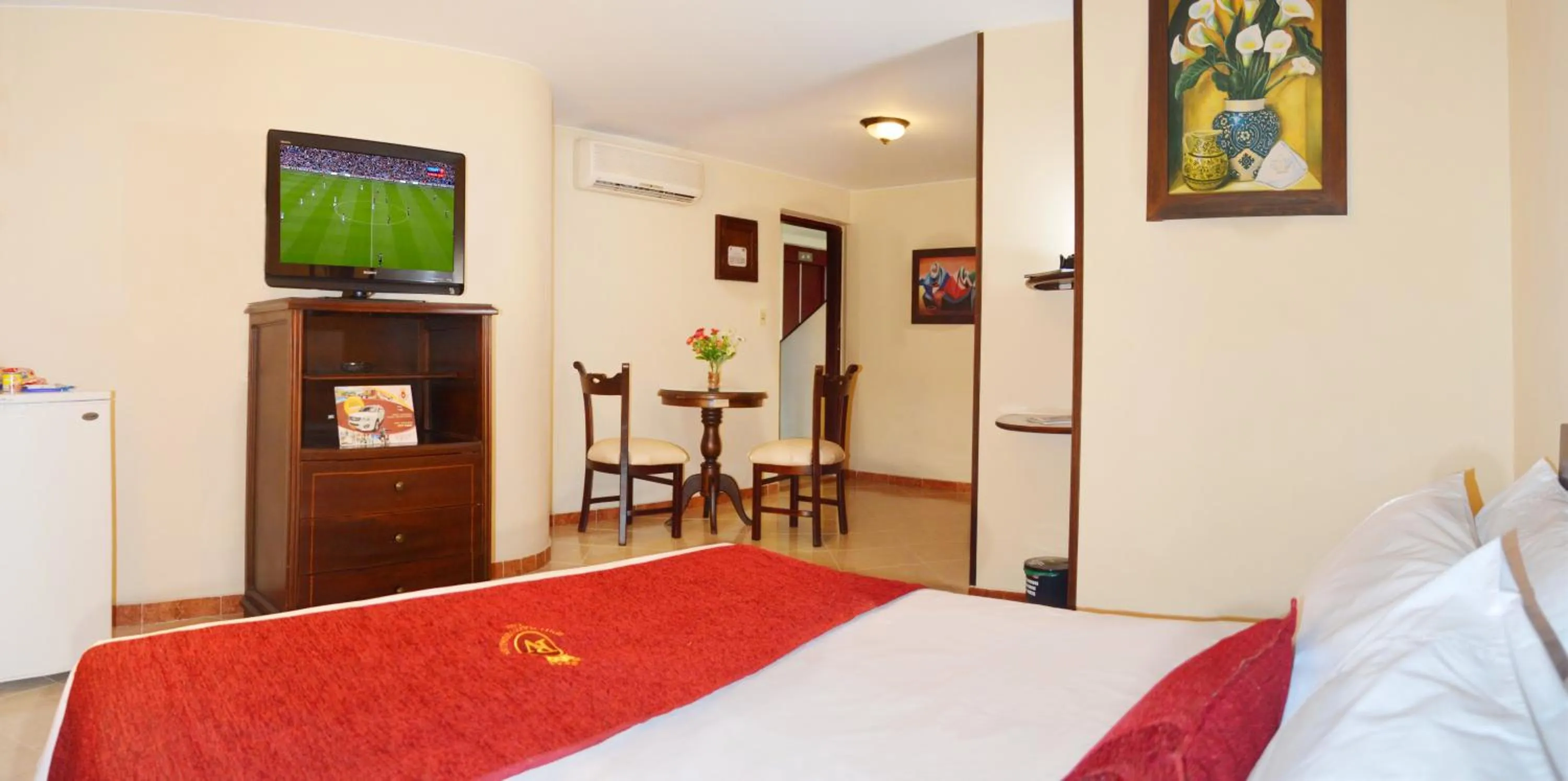 Bed in Hotel Plaza Versalles