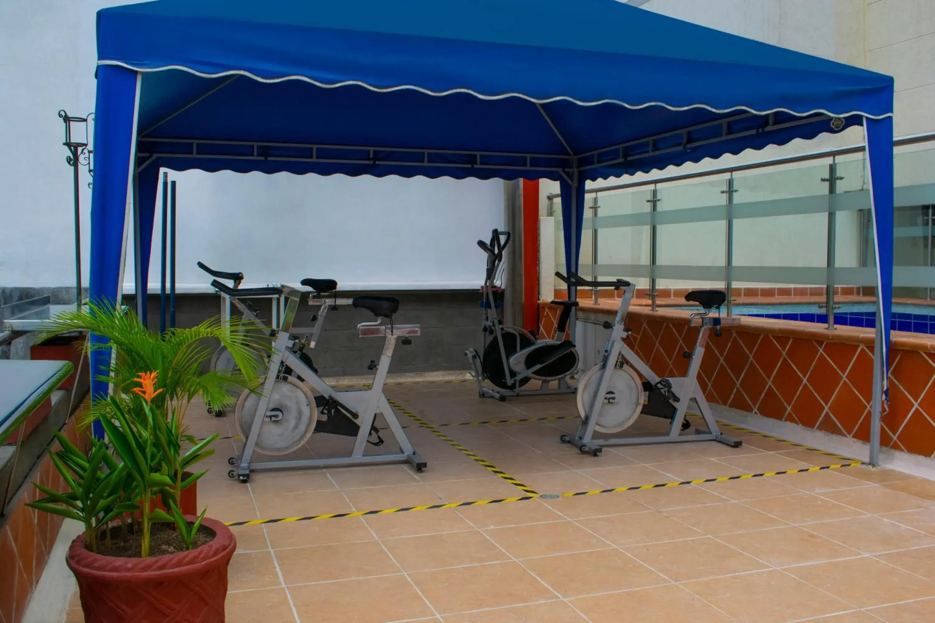 Fitness centre/facilities in Hotel Plaza Versalles Fitness centre/facilities in Hotel Plaza Versalles