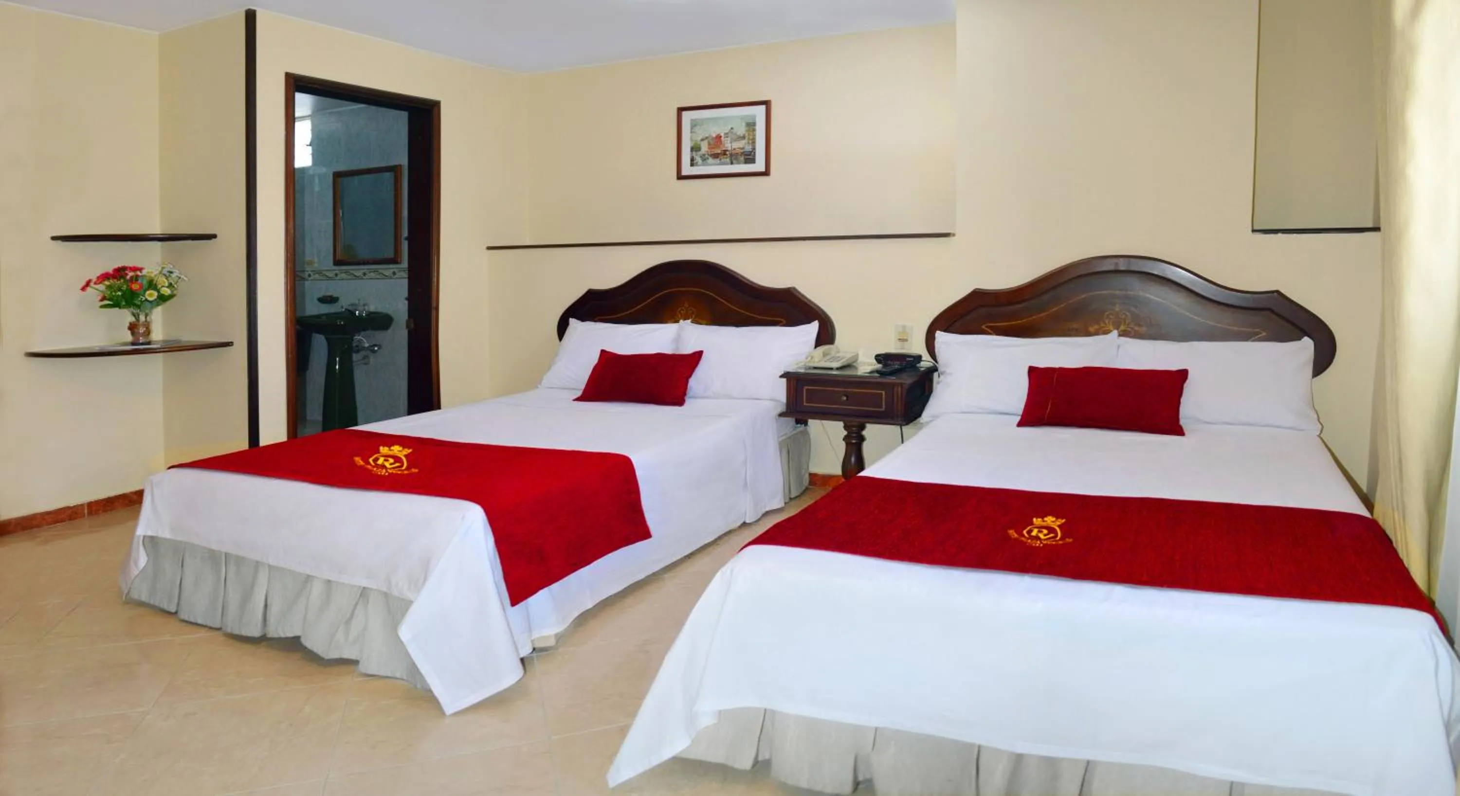 Bed in Hotel Plaza Versalles