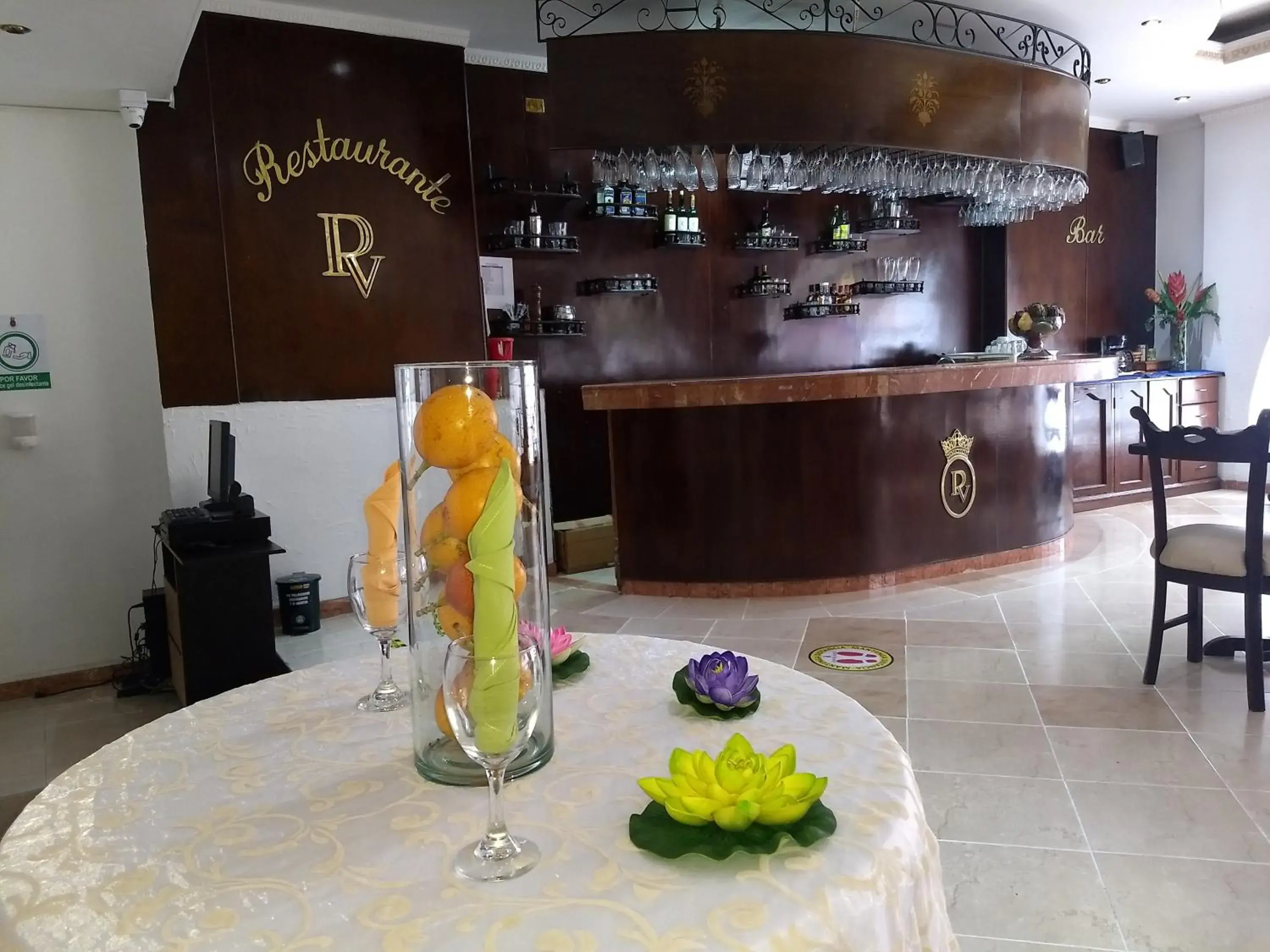 Restaurant/places to eat in Hotel Plaza Versalles Restaurant/places to eat in Hotel Plaza Versalles