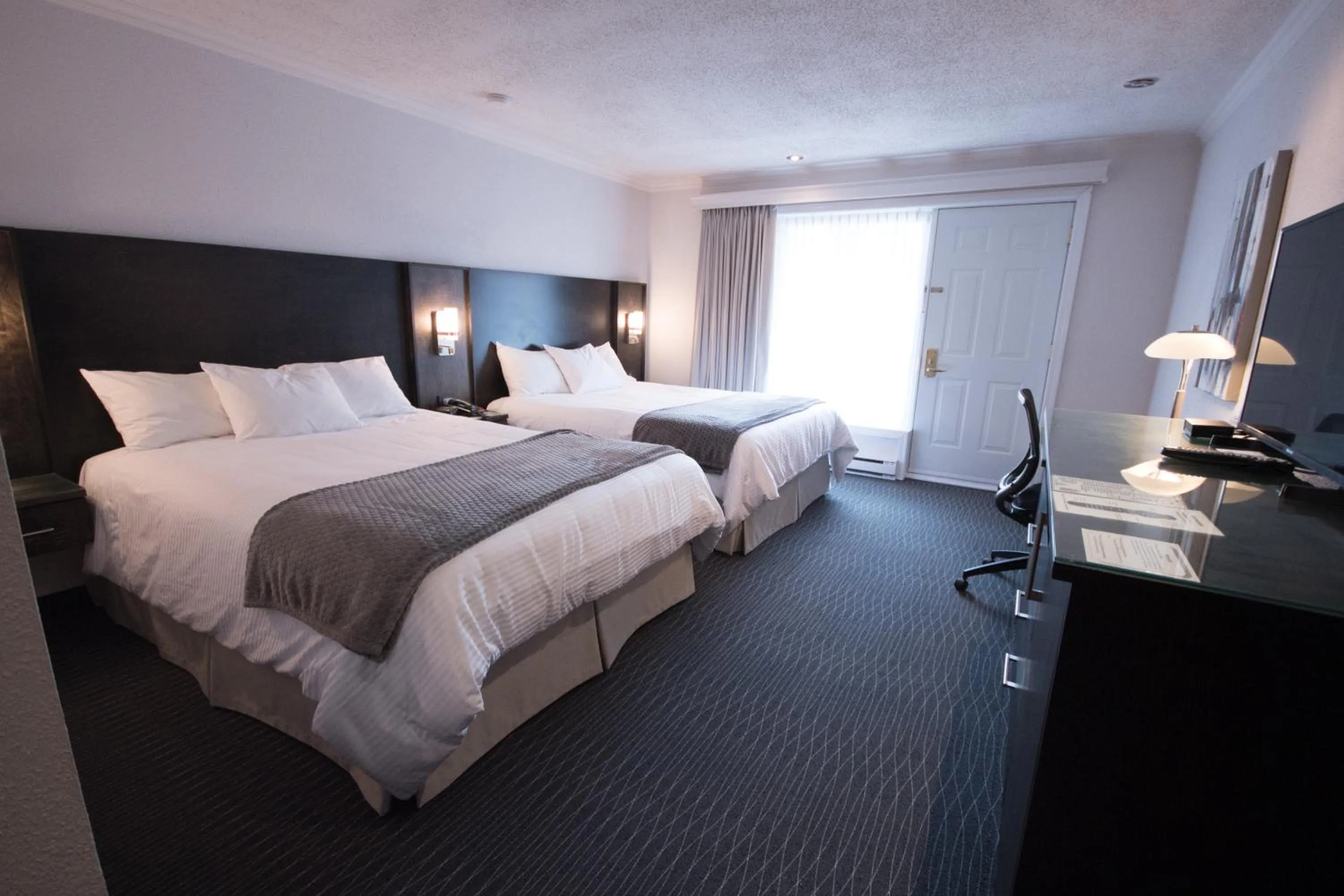 Photo of the whole room, Bed in Hotel des Eskers