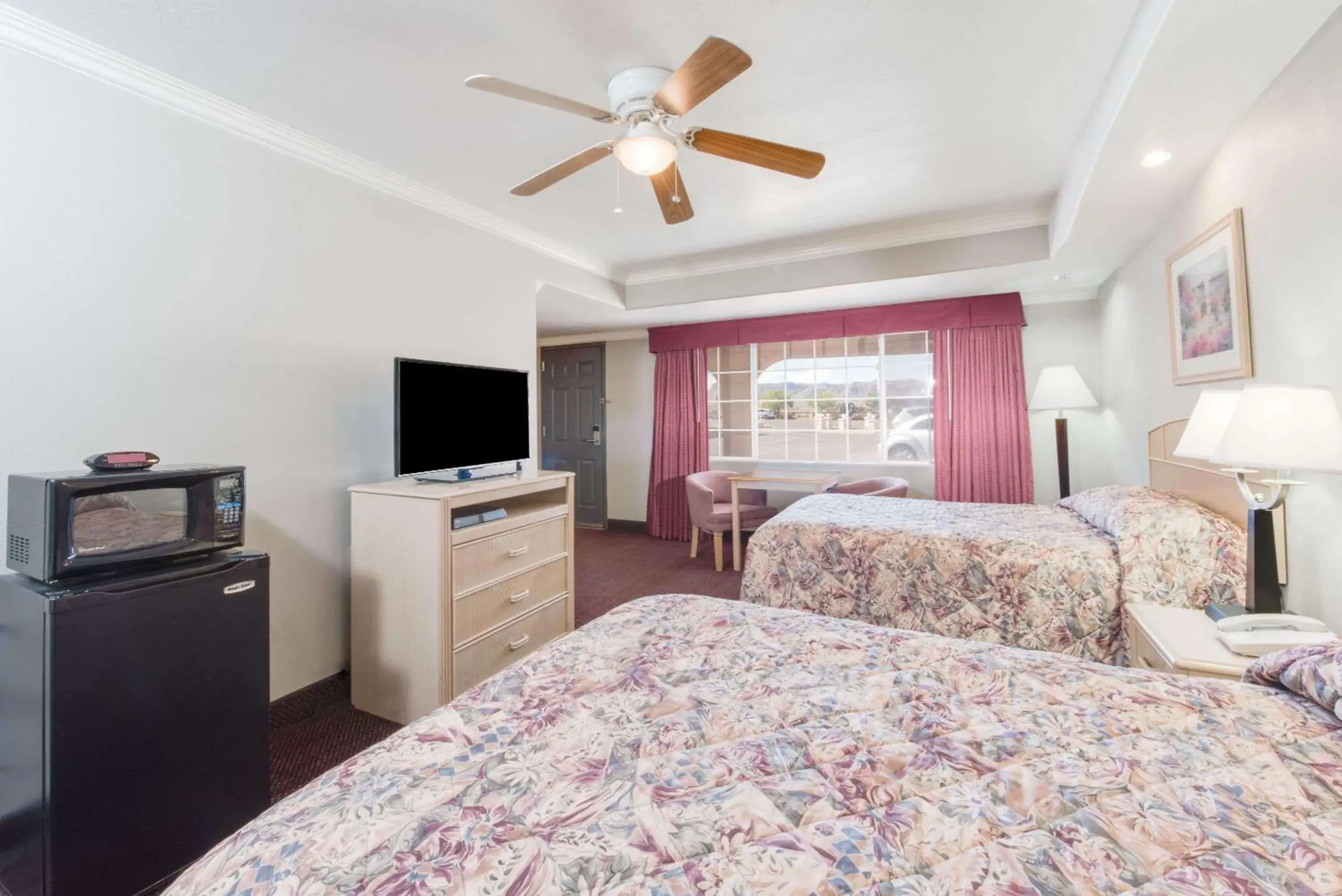 Photo of the whole room, Bed in Knights Inn Van Horn Photo of the whole room, Bed in Knights Inn Van Horn