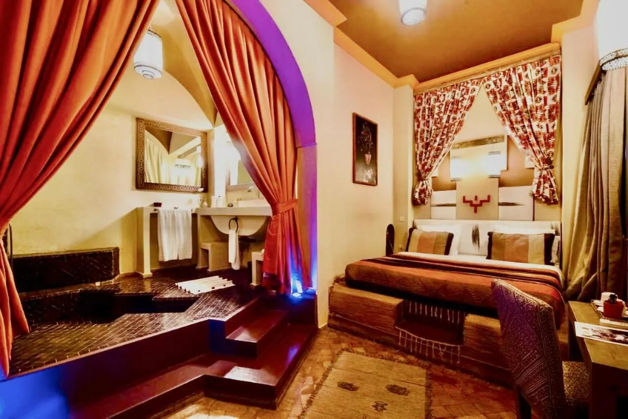 Bed in Riad Dar Alif & SPA