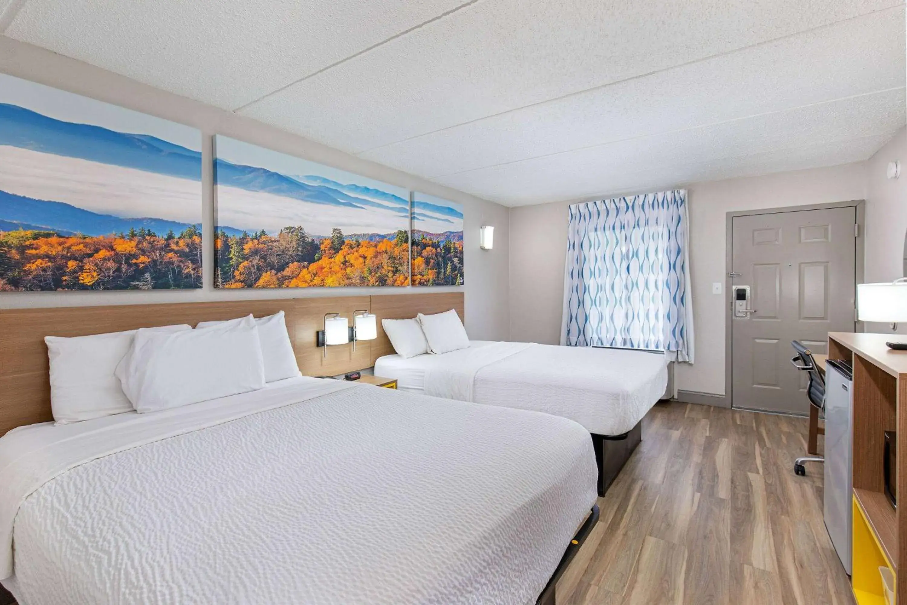 Photo of the whole room, Bed in Days Inn by Wyndham Knoxville North Photo of the whole room, Bed in Days Inn by Wyndham Knoxville North