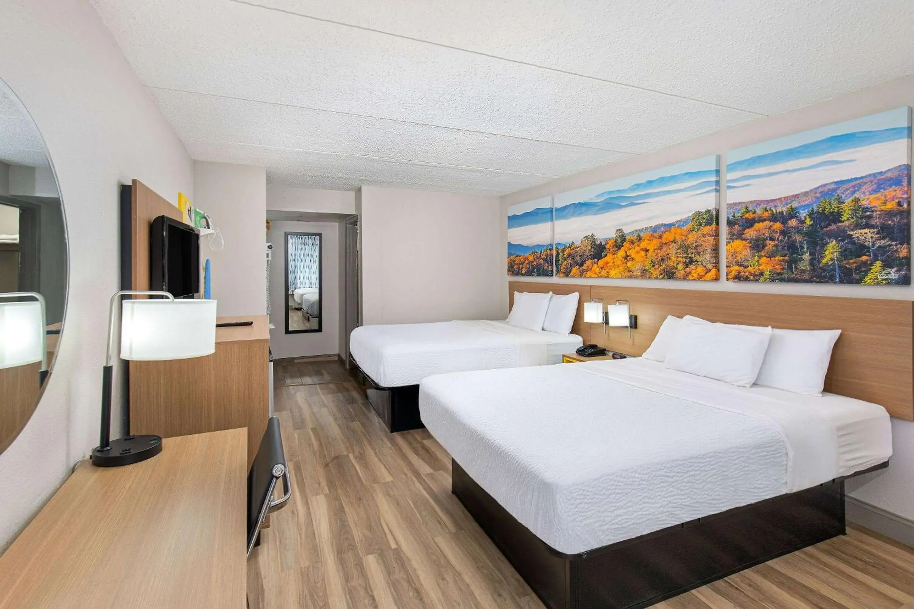 Photo of the whole room, Bed in Days Inn by Wyndham Knoxville North Photo of the whole room, Bed in Days Inn by Wyndham Knoxville North