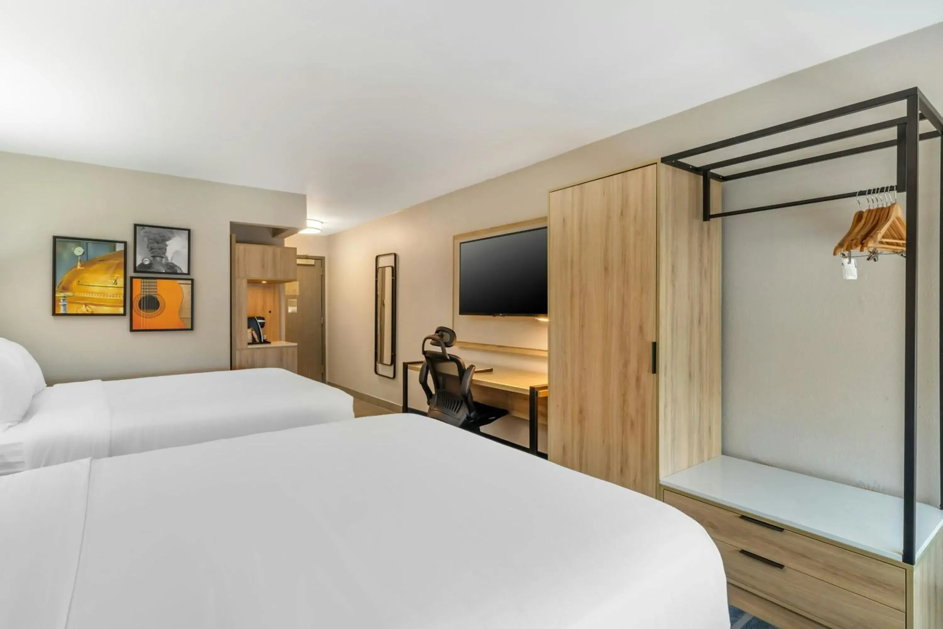 Photo of the whole room, Bed in Sugarloaf Hotel & Suites Duluth Photo of the whole room, Bed in Sugarloaf Hotel & Suites Duluth