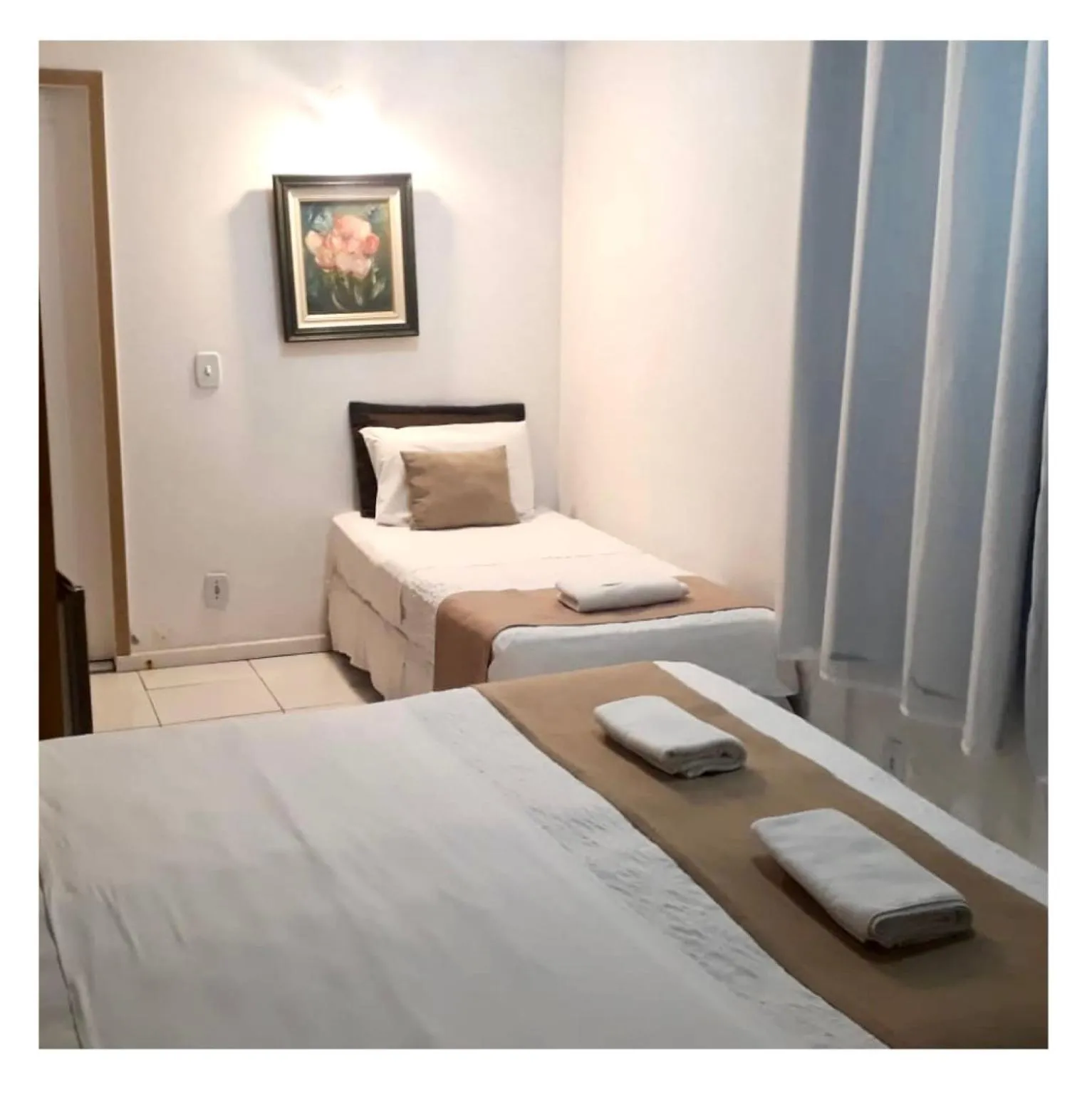 Photo of the whole room, Bed in Pousada Mainá