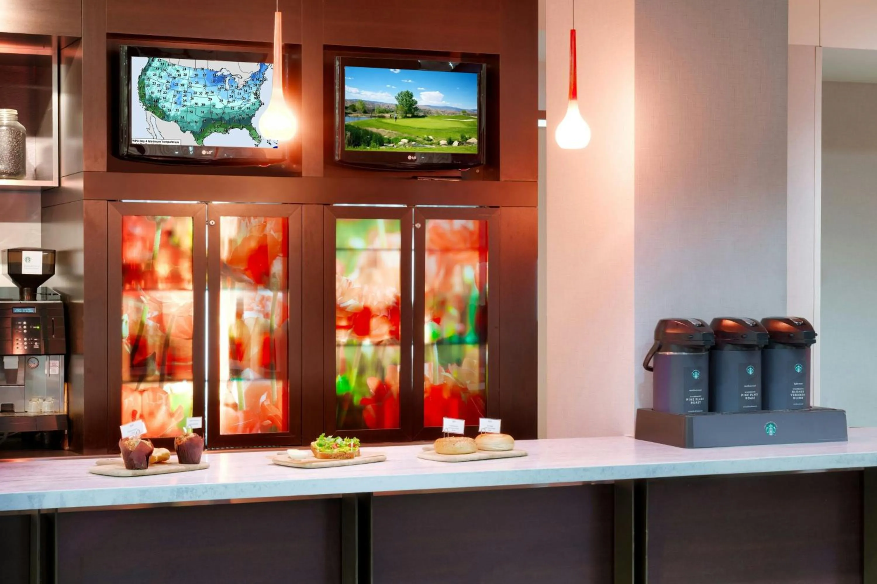 Restaurant/places to eat in Courtyard Lincoln Downtown