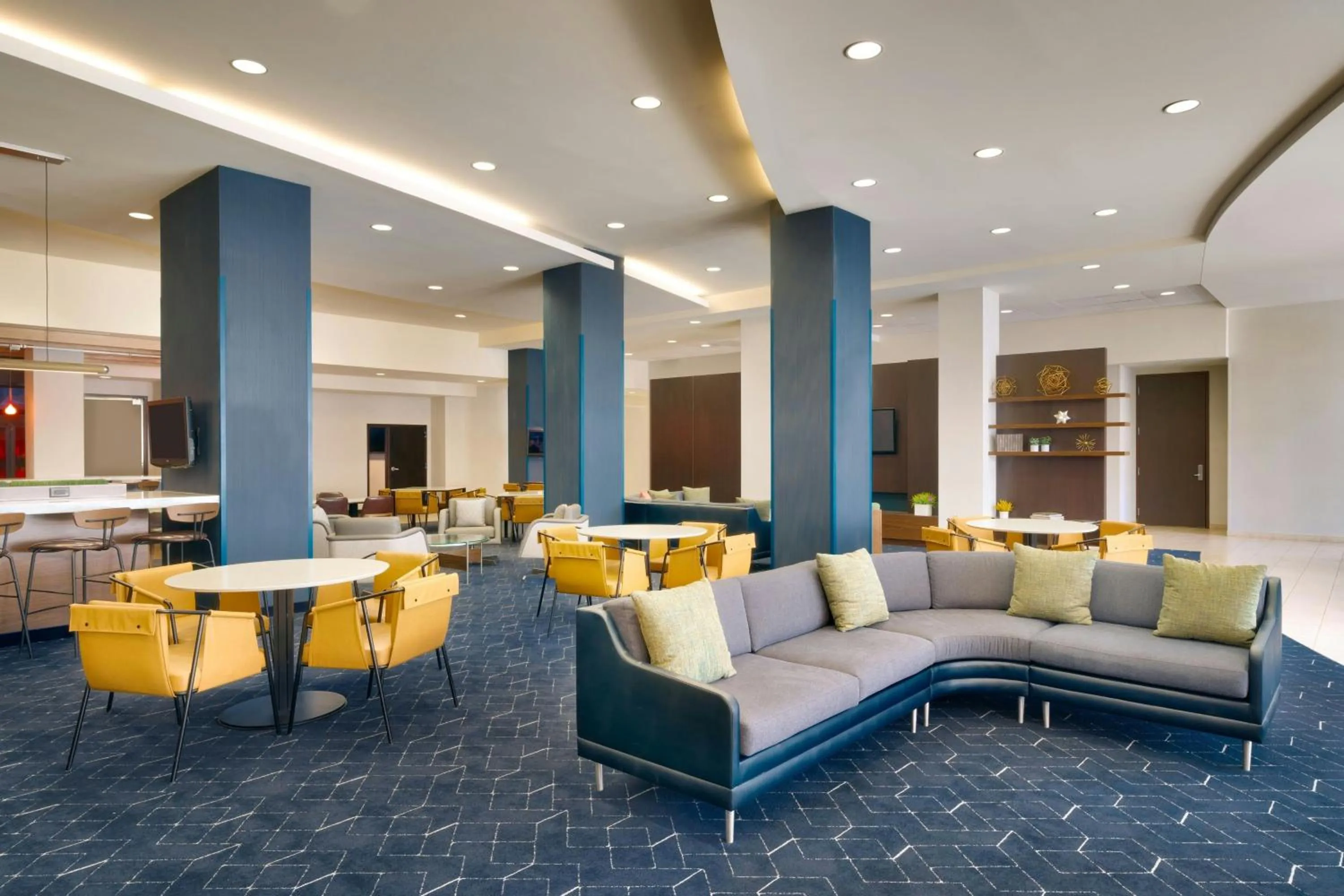 Lobby or reception in Courtyard Lincoln Downtown