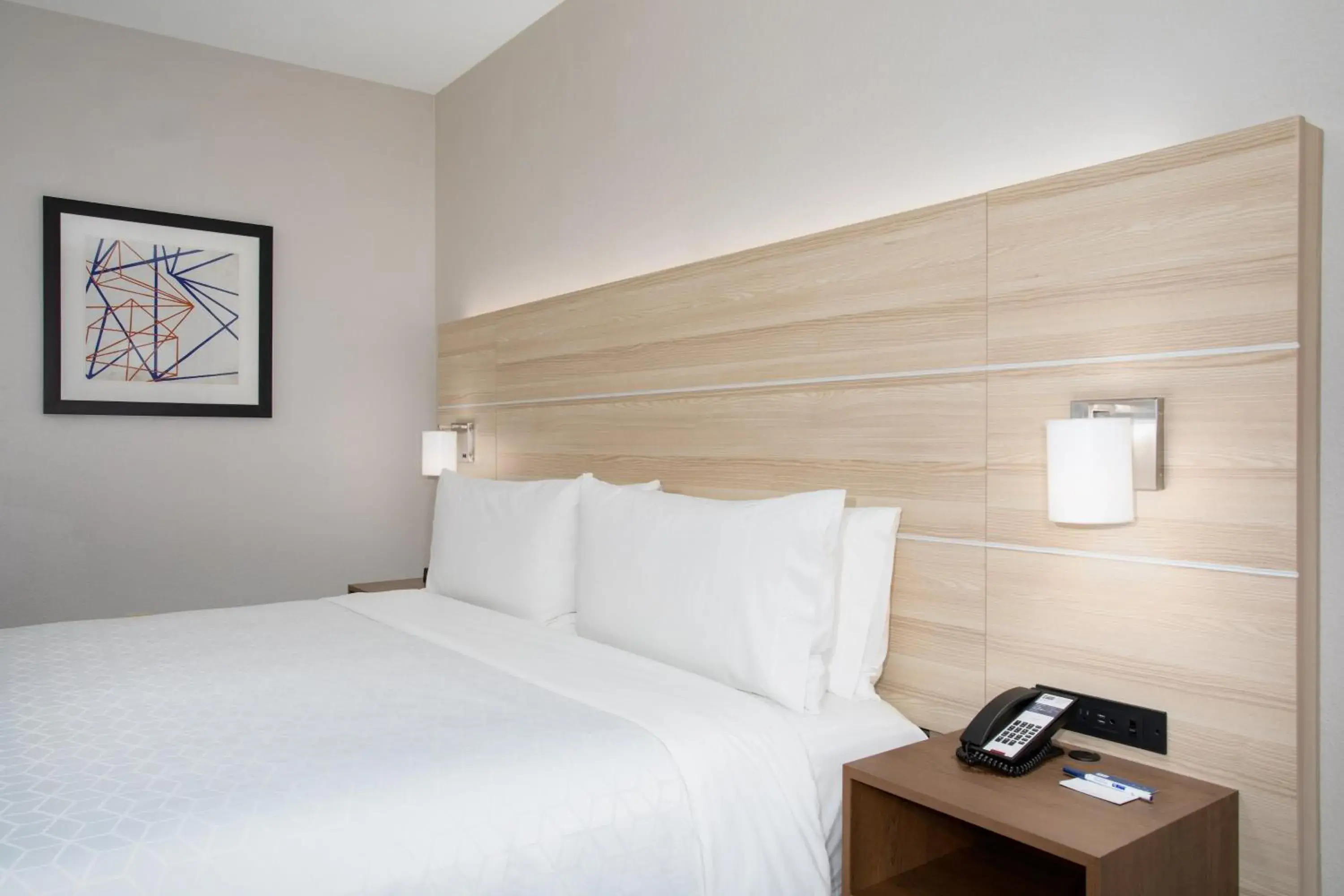 Photo of the whole room, Bed in Holiday Inn Express & Suites Phoenix Glendale Dist by IHG Photo of the whole room, Bed in Holiday Inn Express & Suites Phoenix Glendale Dist by IHG