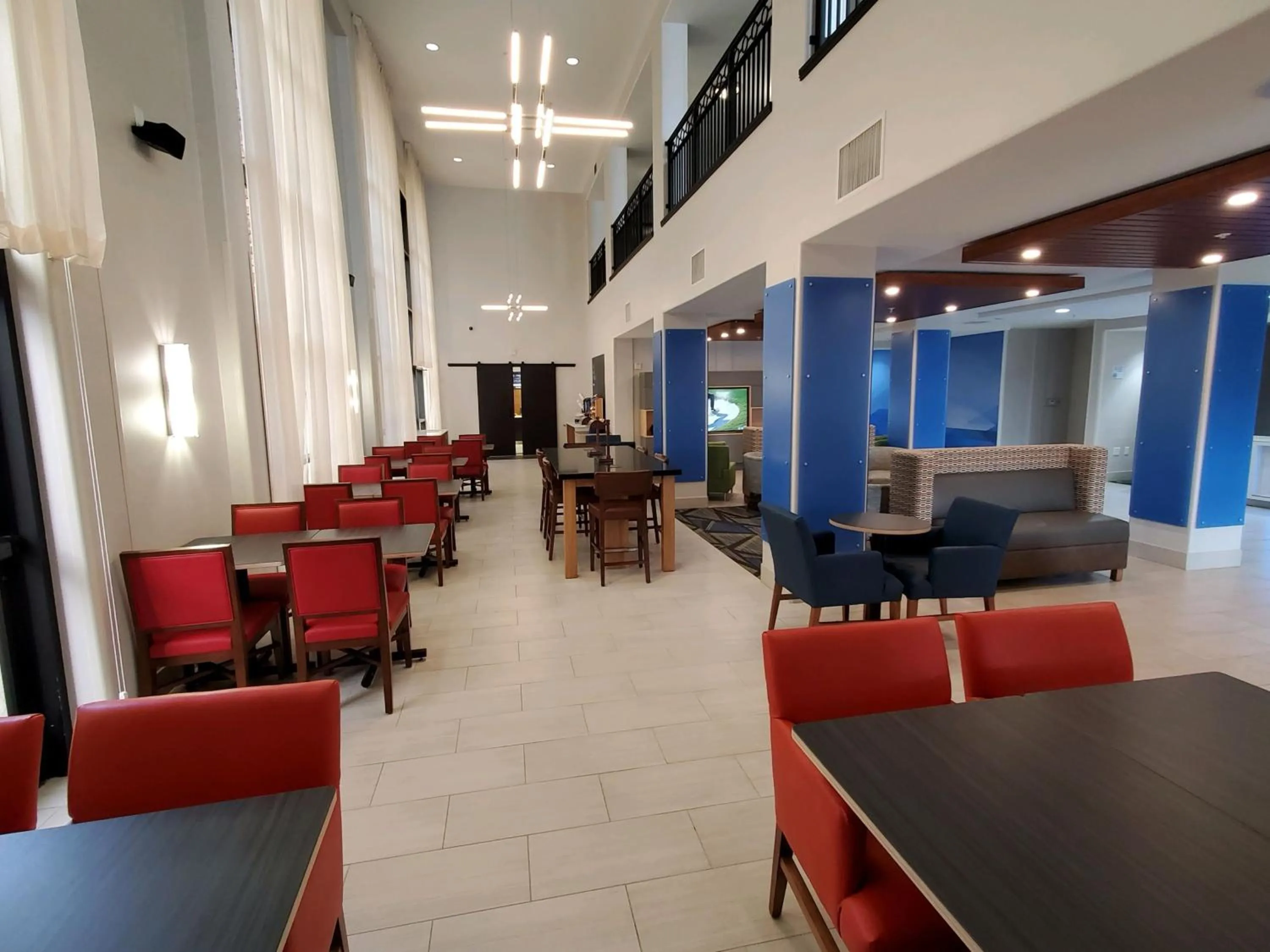 Breakfast in Holiday Inn Express & Suites Phoenix Glendale Dist by IHG