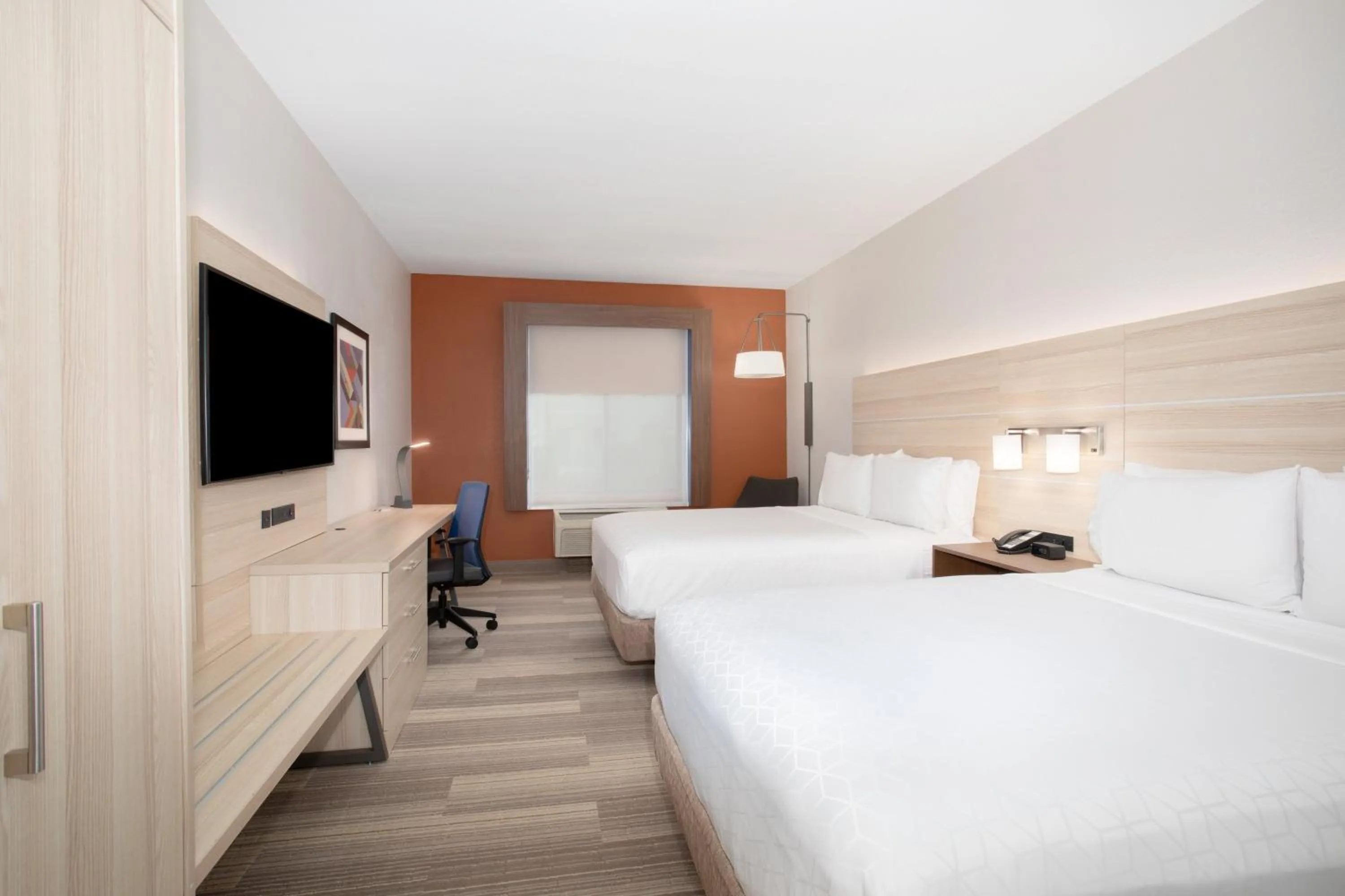 Photo of the whole room, Bed in Holiday Inn Express & Suites Phoenix Glendale Dist by IHG