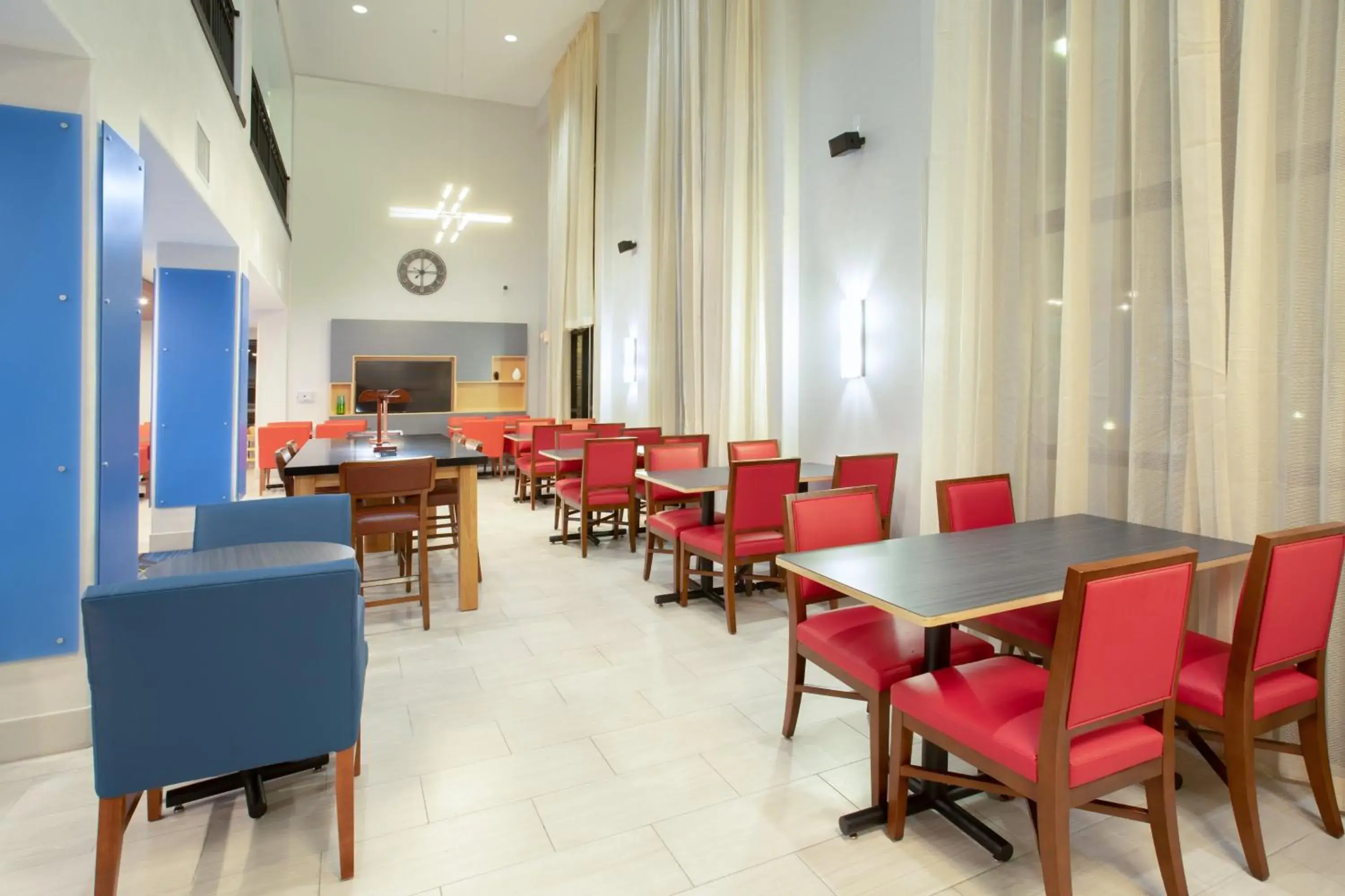 Breakfast in Holiday Inn Express & Suites Phoenix Glendale Dist by IHG Breakfast in Holiday Inn Express & Suites Phoenix Glendale Dist by IHG