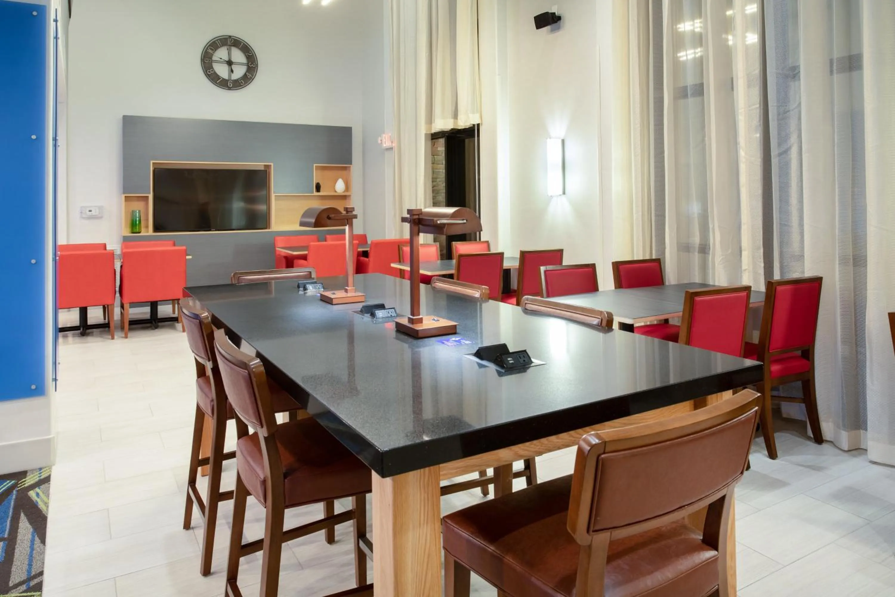 Property building in Holiday Inn Express & Suites Phoenix Glendale Dist by IHG