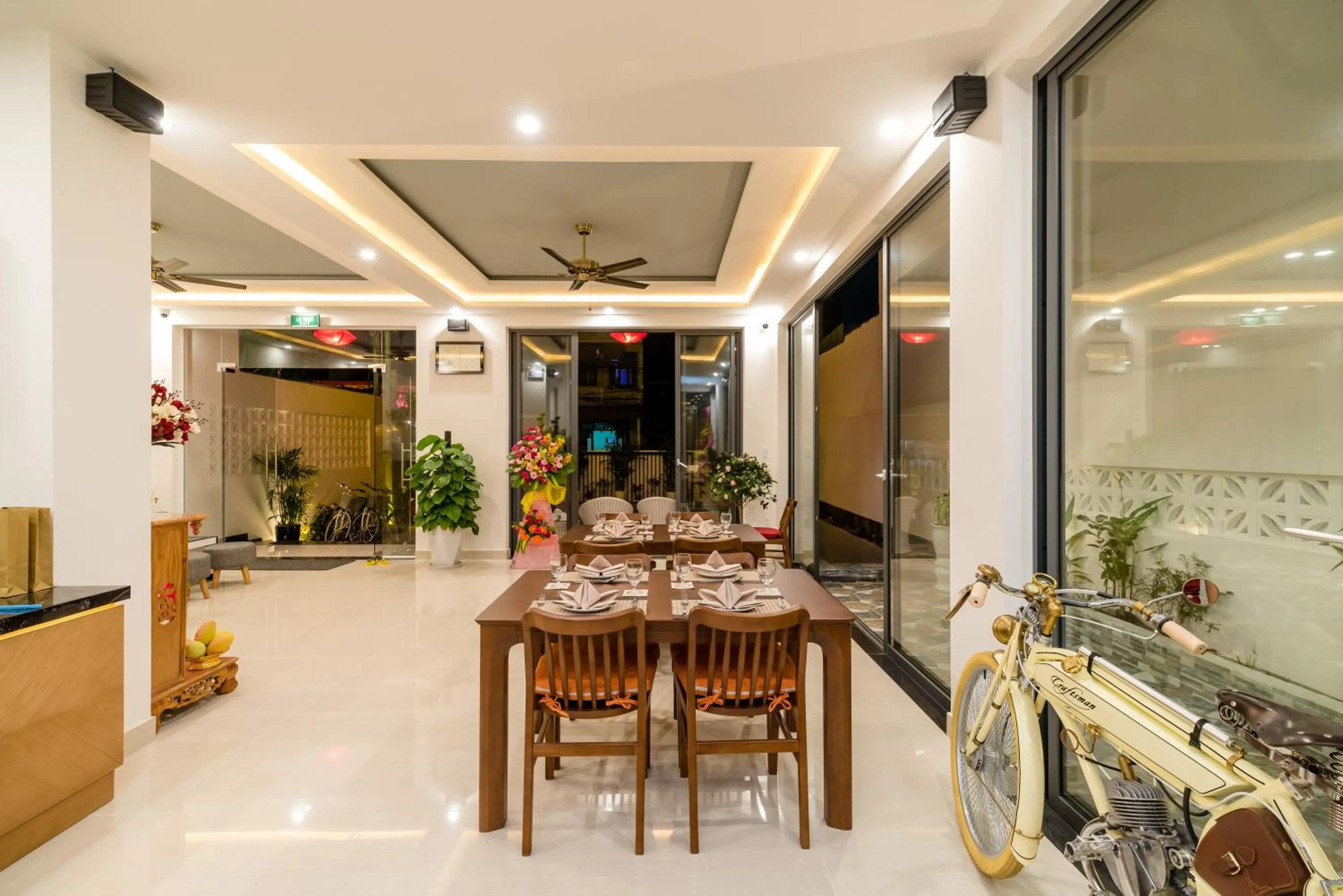 Restaurant/places to eat in Babylon Hoi An Central Villa