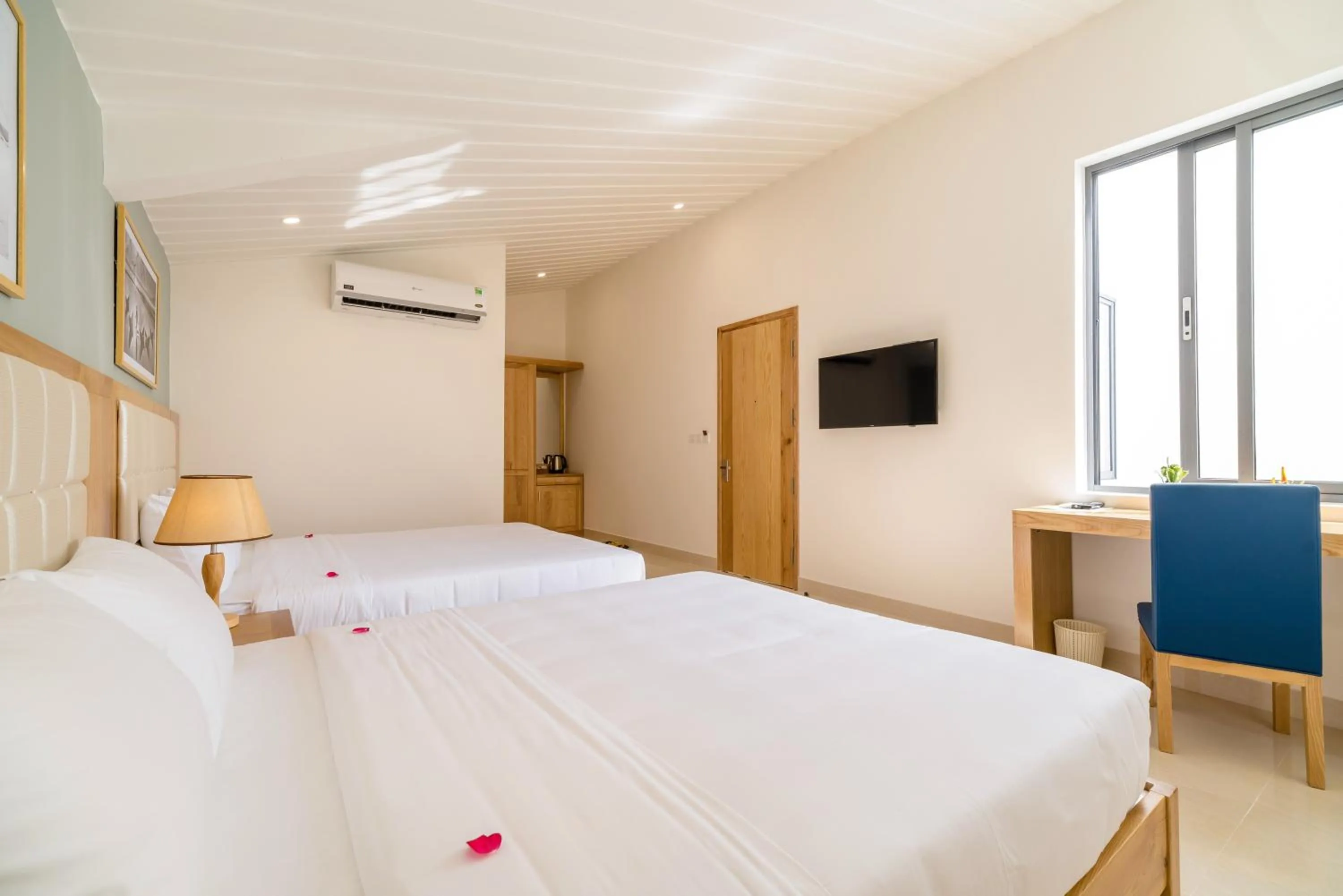 Bed in Babylon Hoi An Central Villa