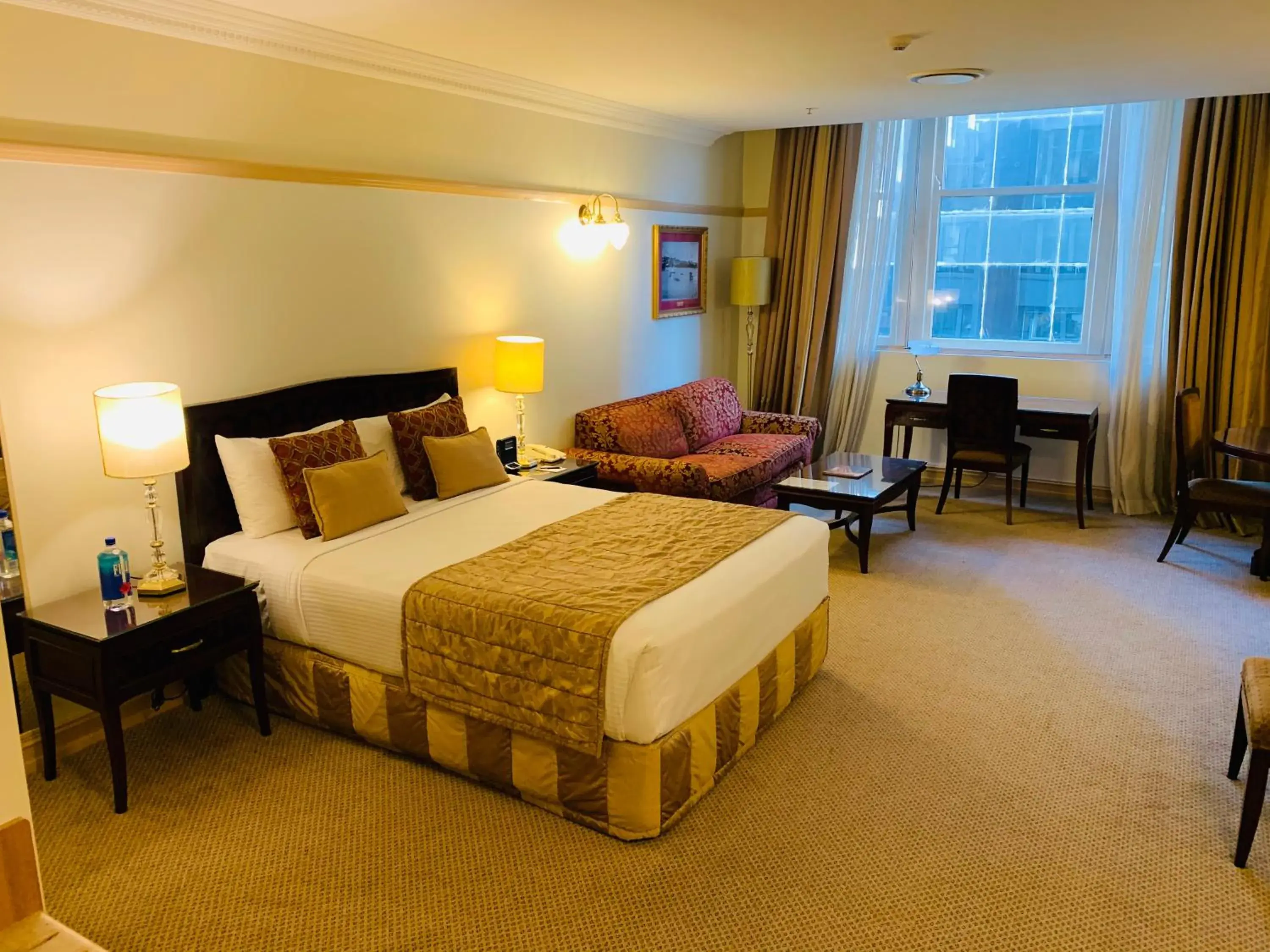 Bed in Royal Albert Hotel Bed in Royal Albert Hotel