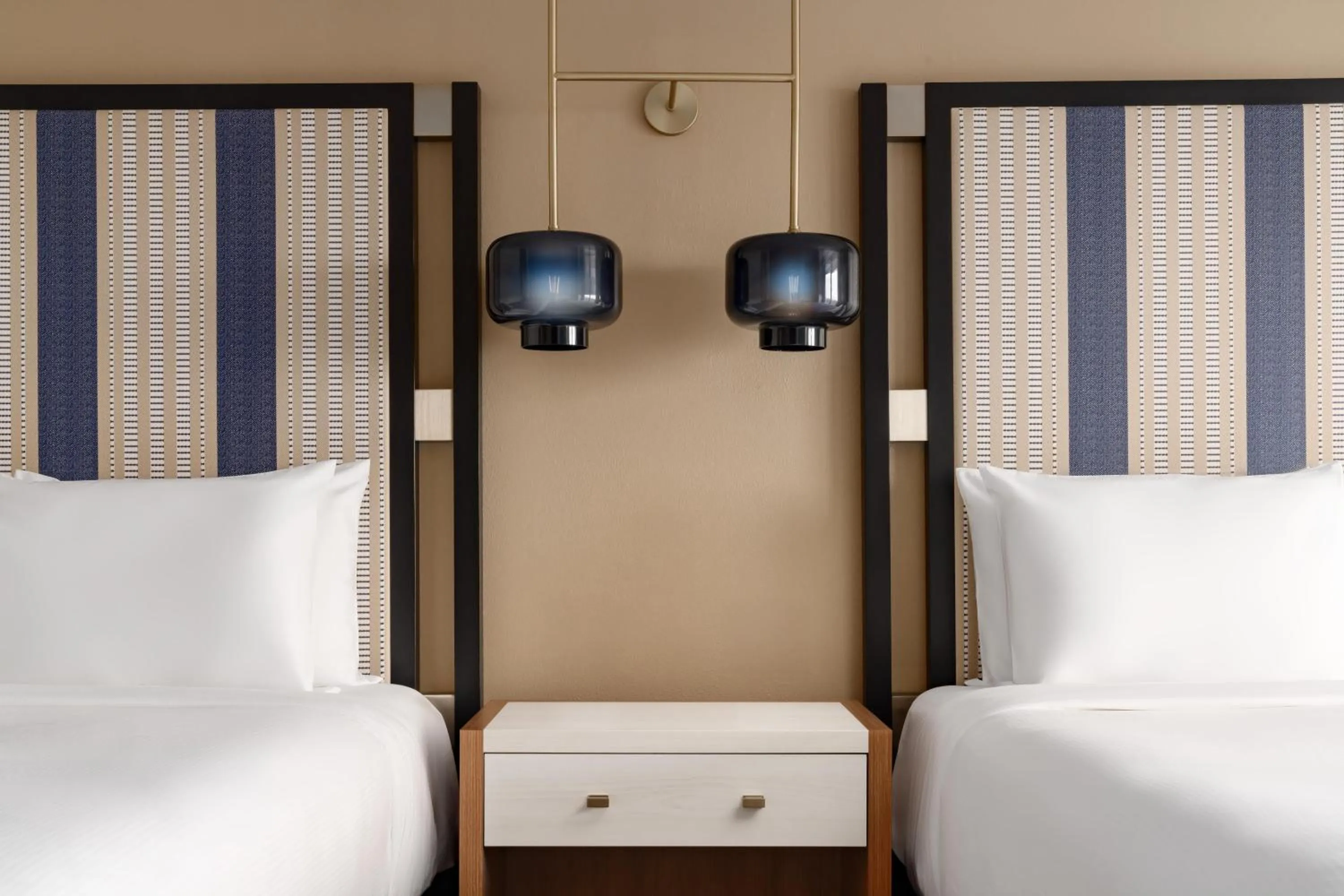 Bed in DoubleTree by Hilton Grand Key Resort