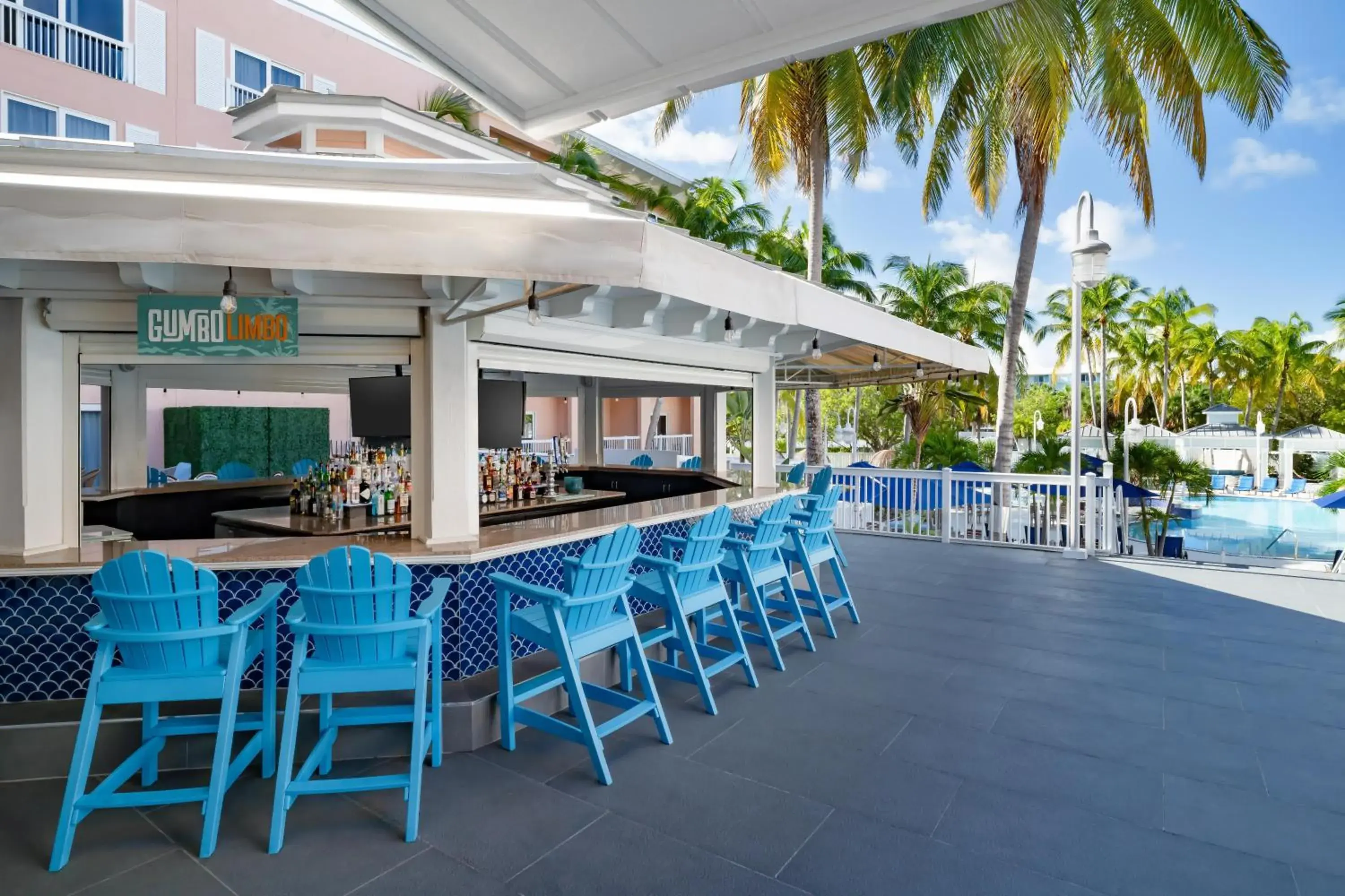 Lounge or bar in DoubleTree by Hilton Grand Key Resort Lounge or bar in DoubleTree by Hilton Grand Key Resort