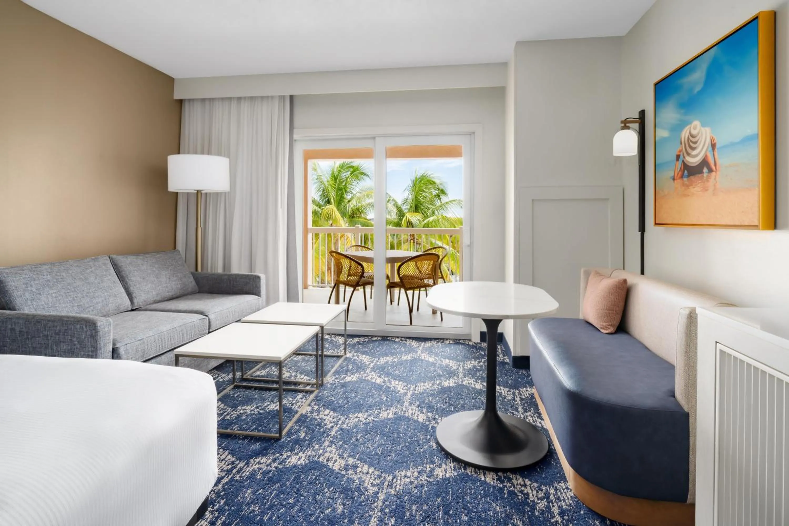 Living room in DoubleTree by Hilton Grand Key Resort