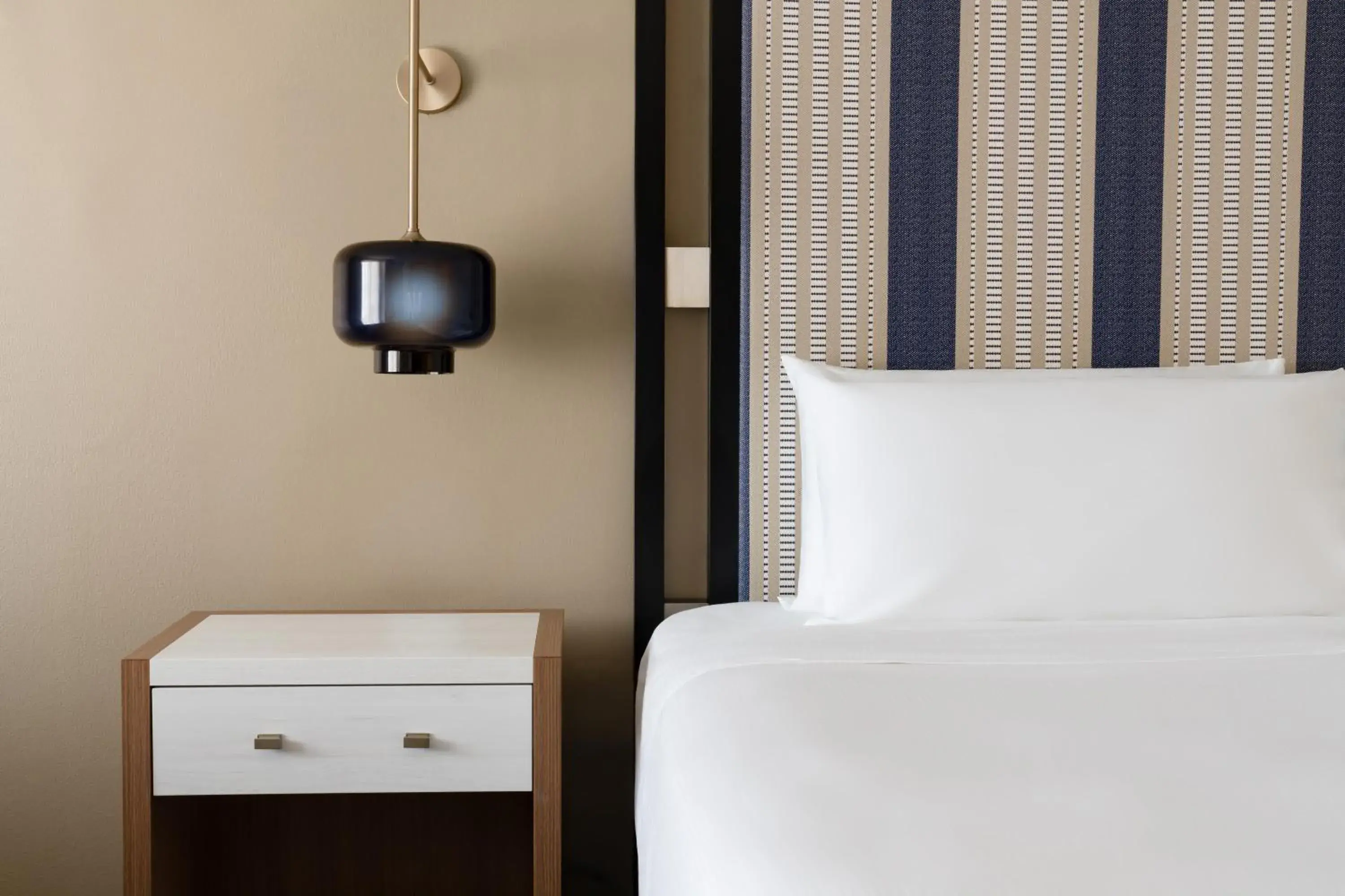 Bed in DoubleTree by Hilton Grand Key Resort Bed in DoubleTree by Hilton Grand Key Resort