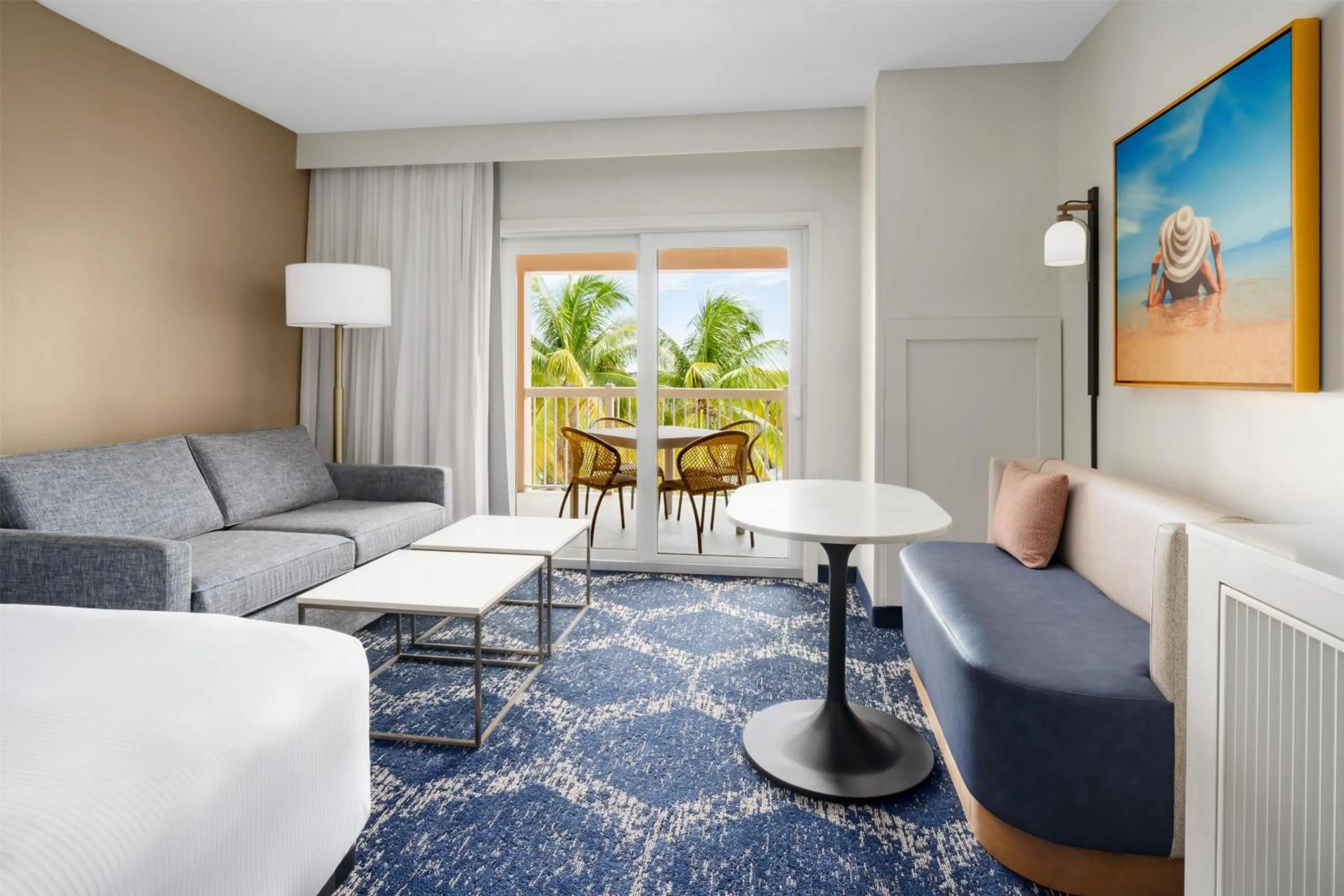 Living room in DoubleTree by Hilton Grand Key Resort