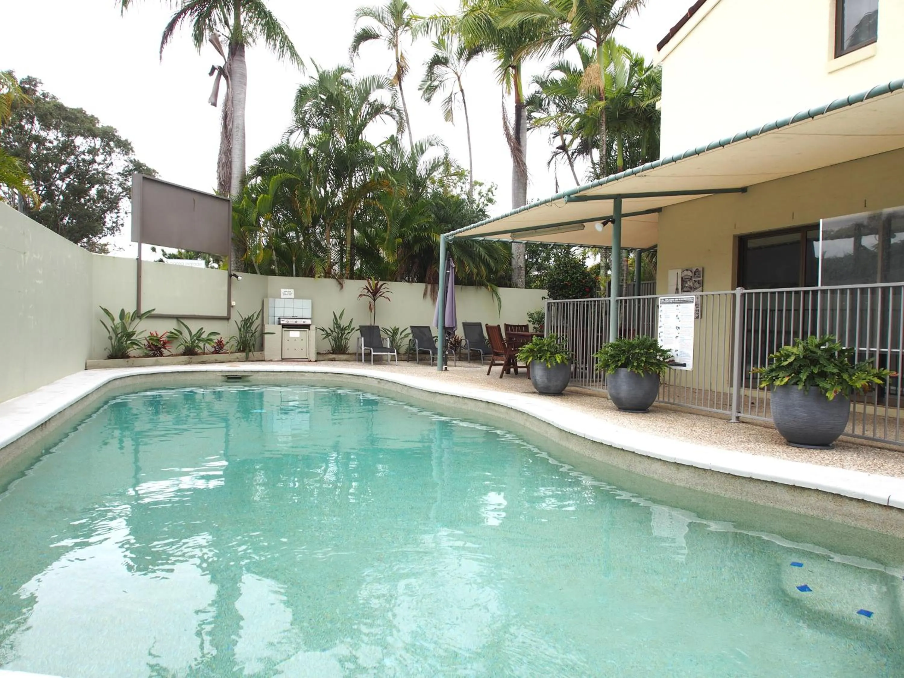 Swimming pool in Le Court Villas