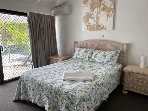 Bed in Le Court Villas