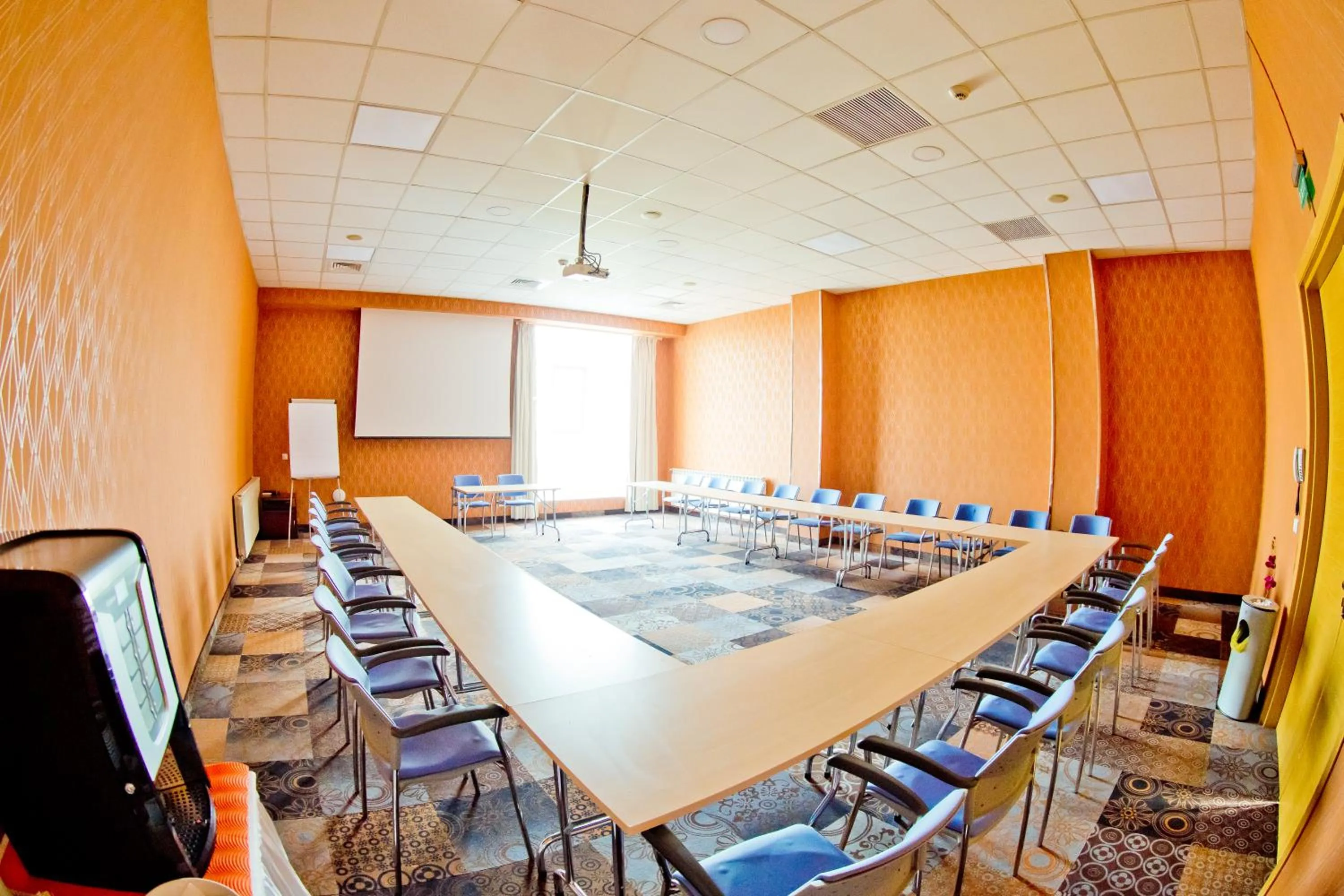 Business facilities in RIN Central Hotel