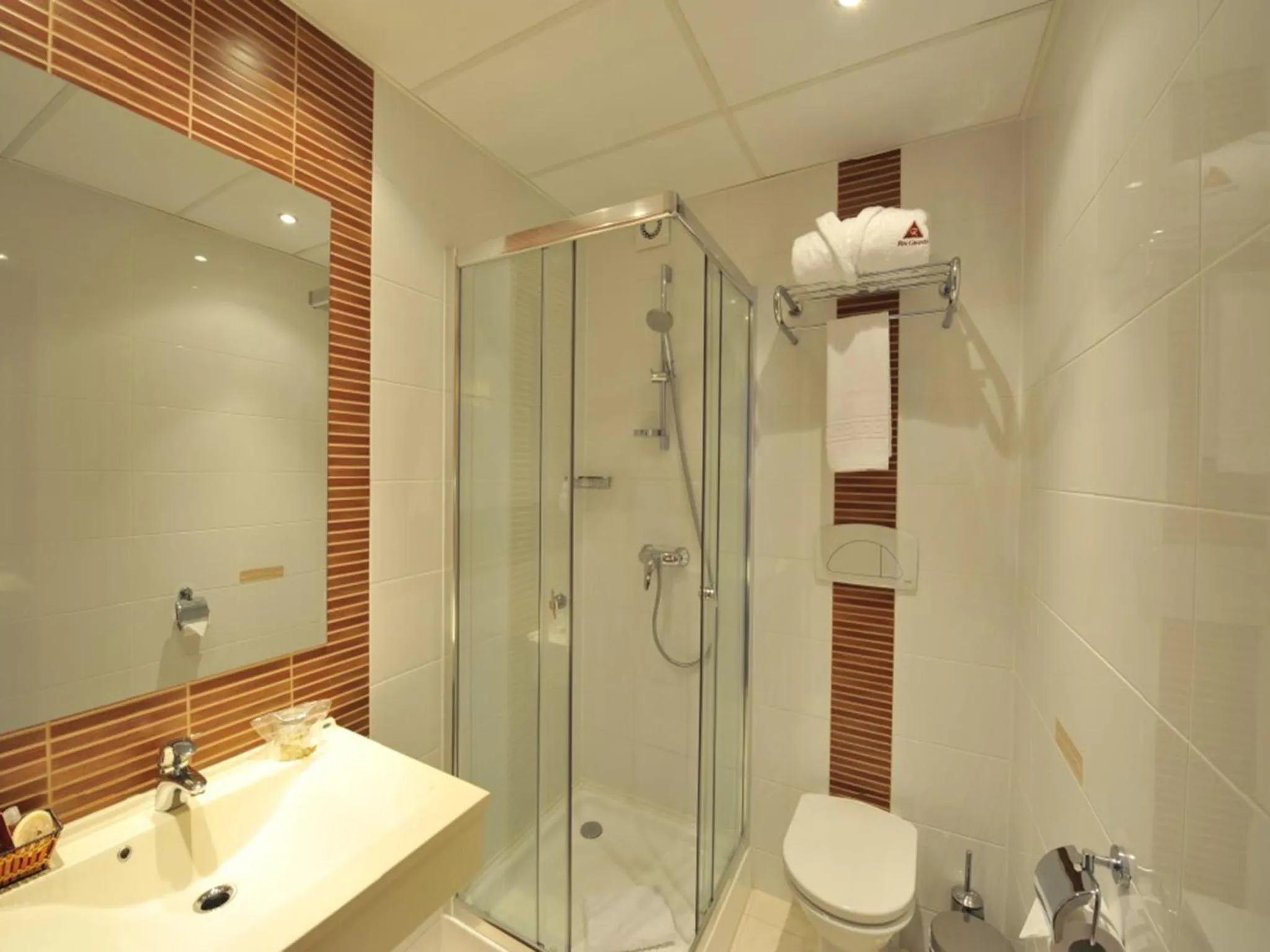 Shower in RIN Central Hotel