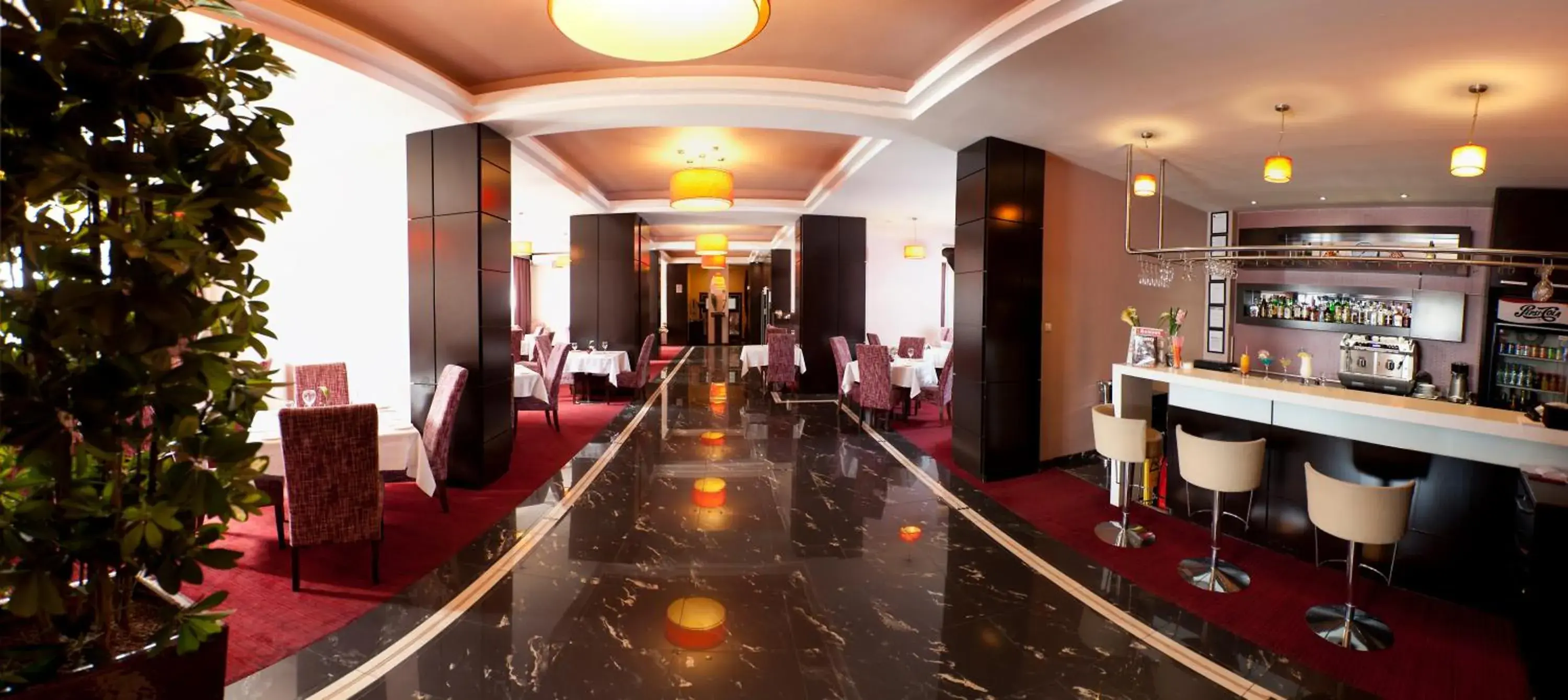 Restaurant/places to eat in RIN Central Hotel Restaurant/places to eat in RIN Central Hotel