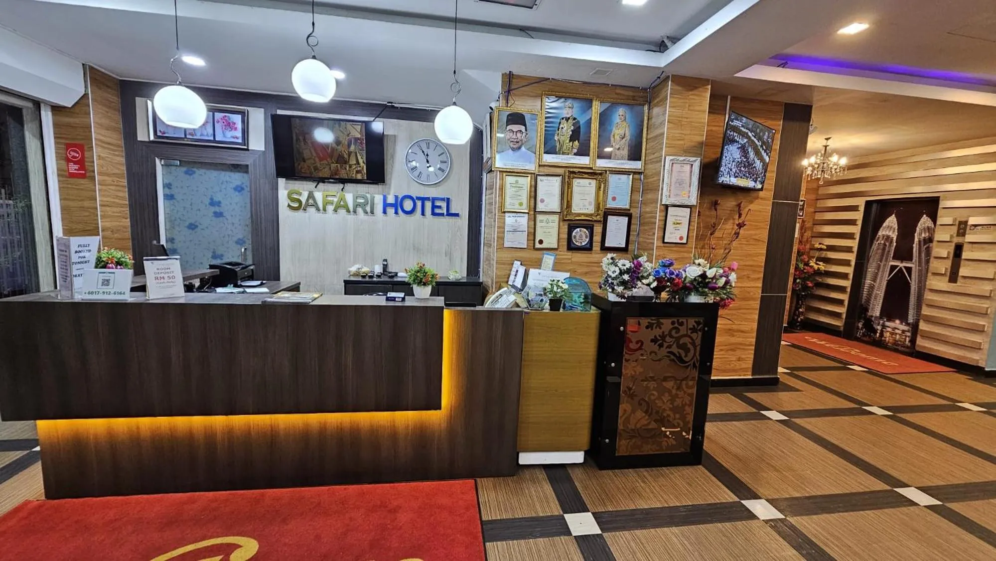 On-site shops in Safari Hotel