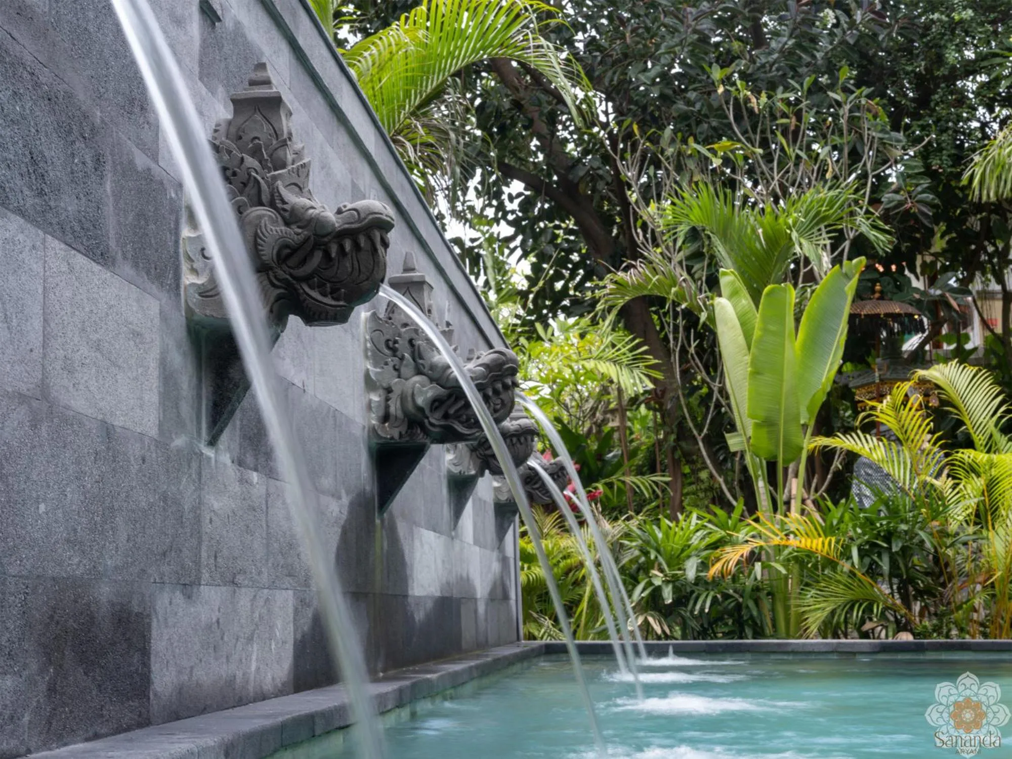 Swimming pool in Sananda Aryani