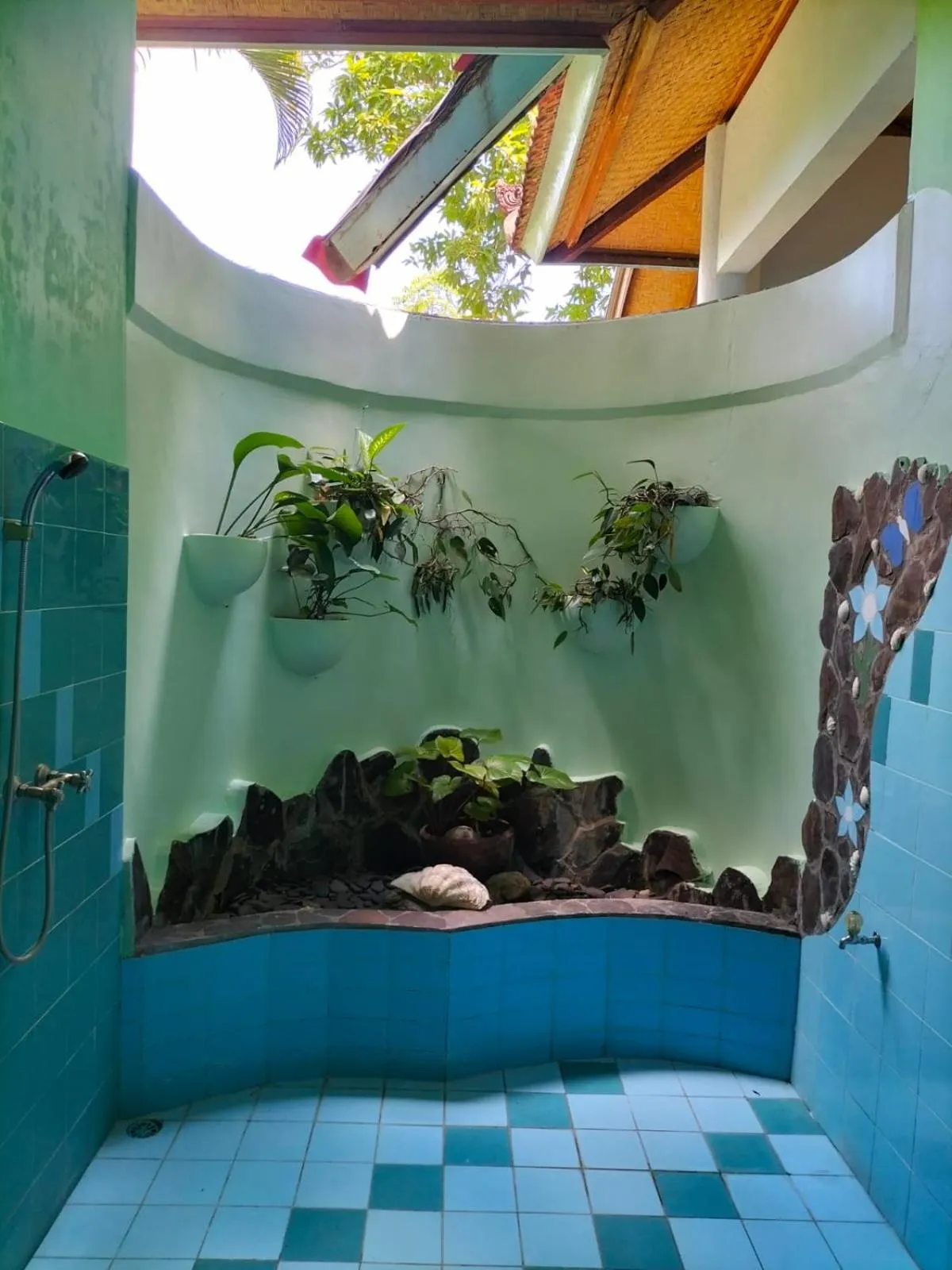 Shower in Sananda Bungalow