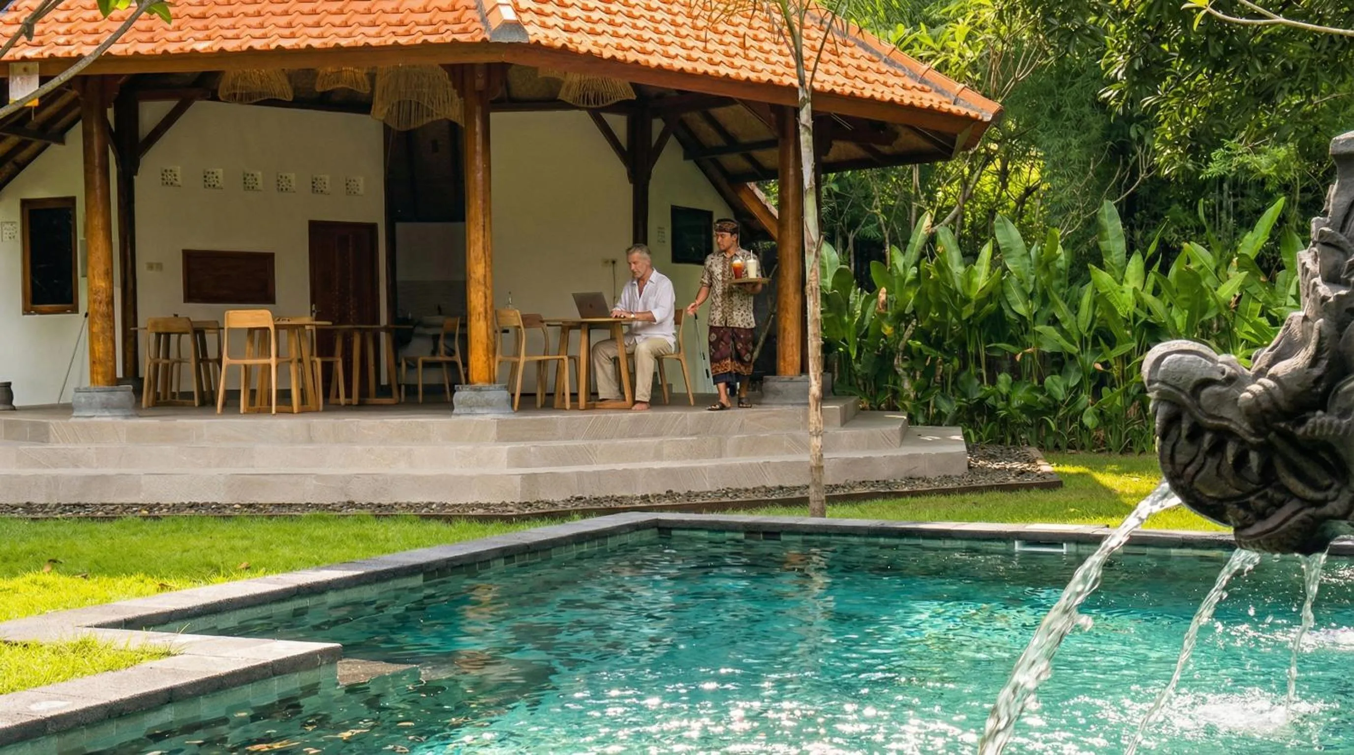 Restaurant/places to eat in Sananda Aryani